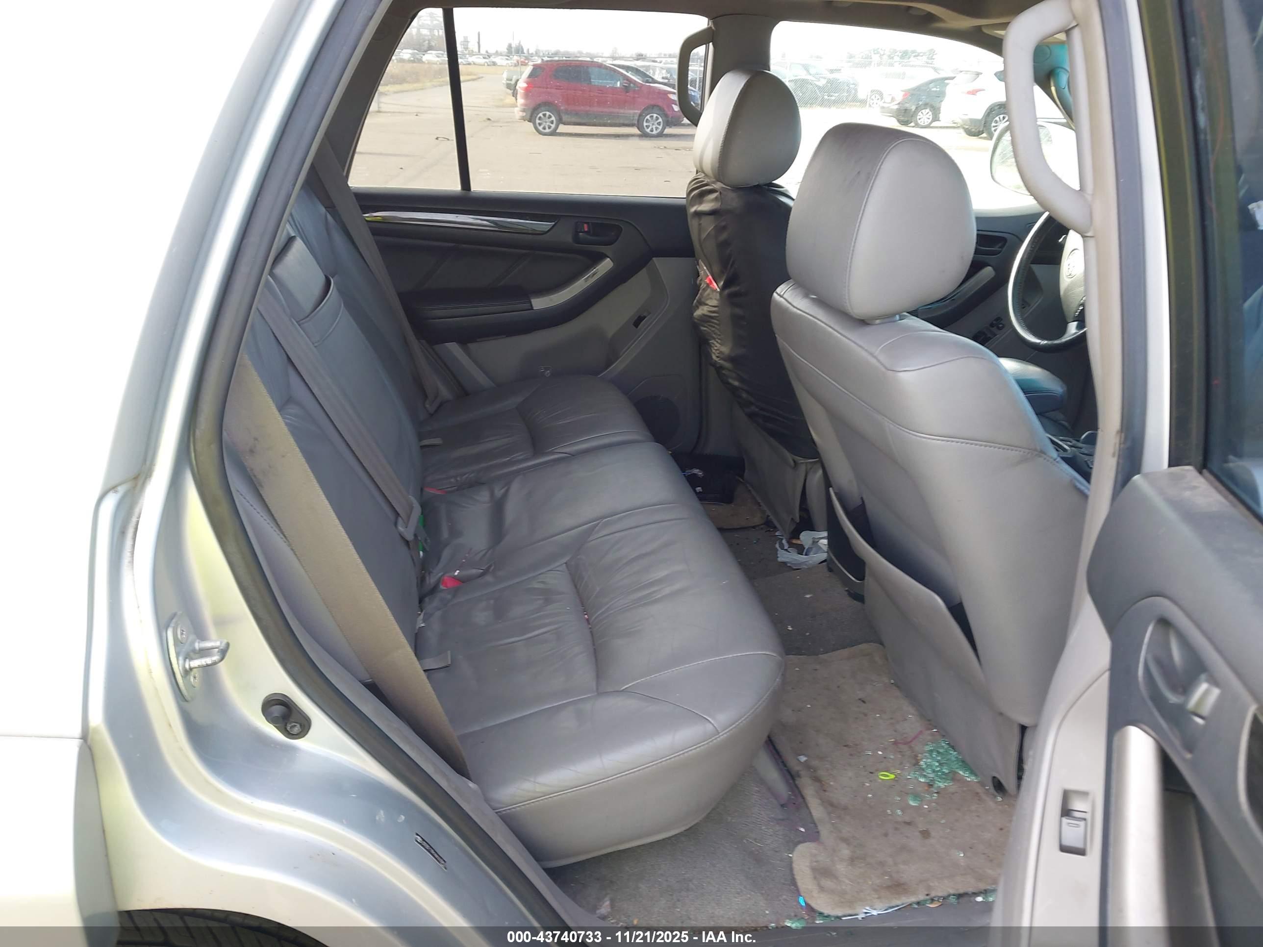 TOYOTA 4RUNNER image 8