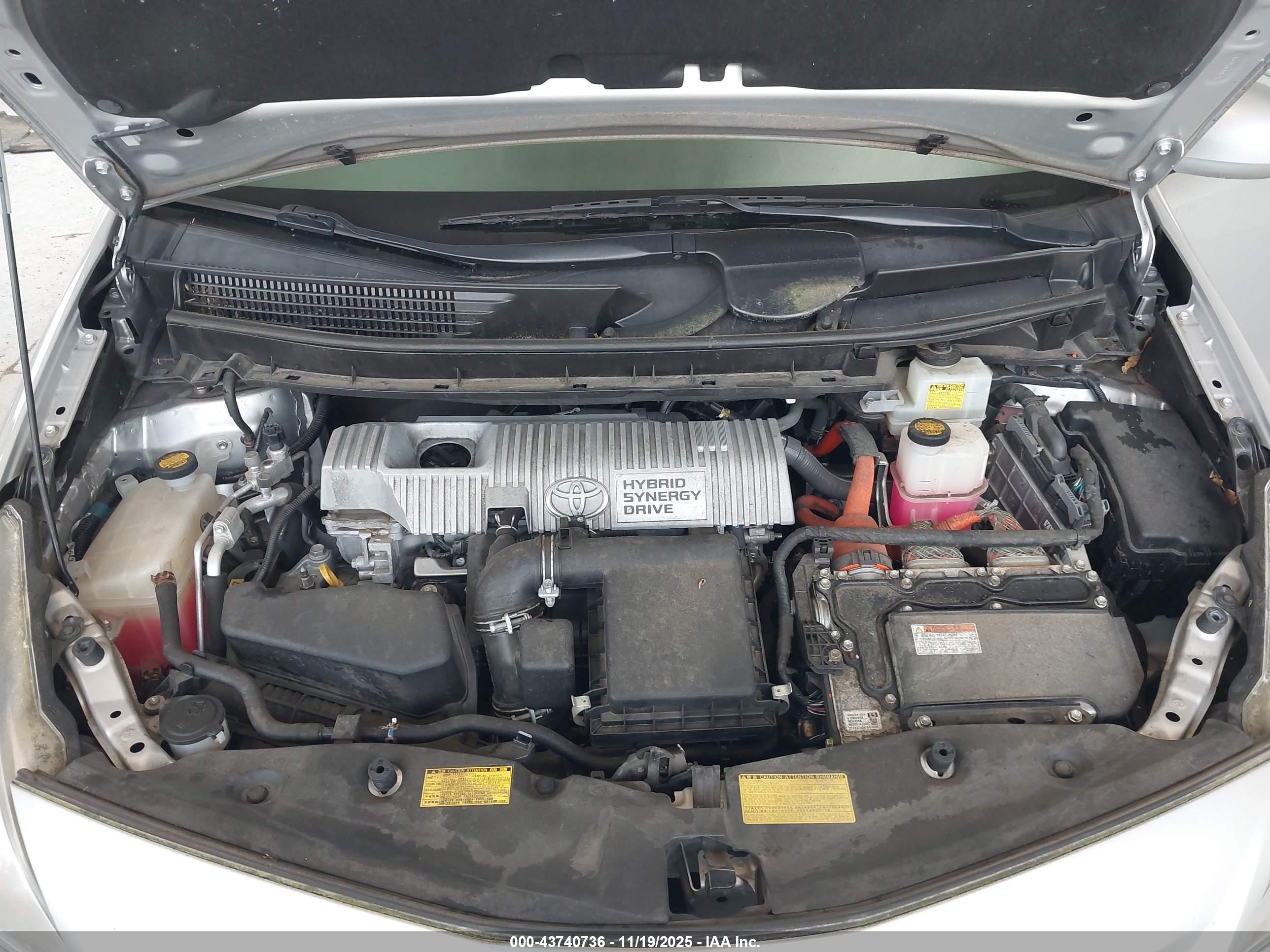 TOYOTA PRIUS image 10