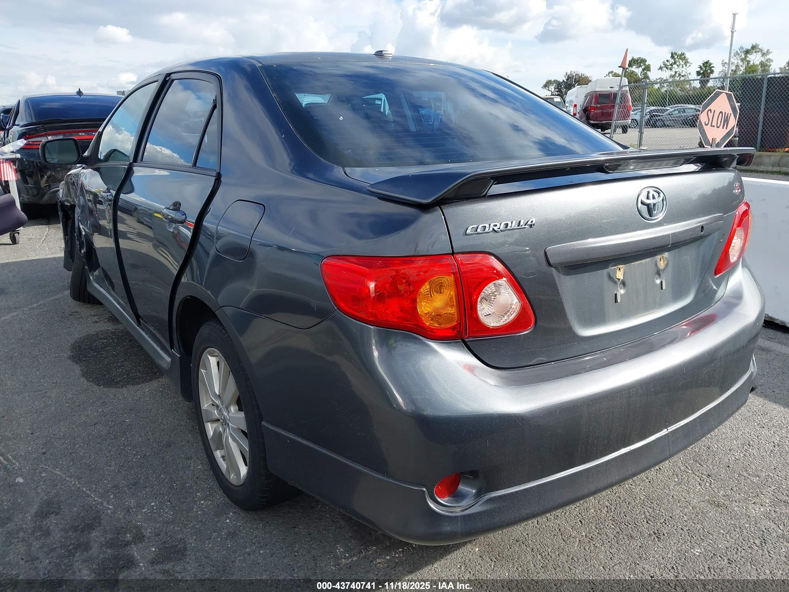 TOYOTA COROLLA image 3