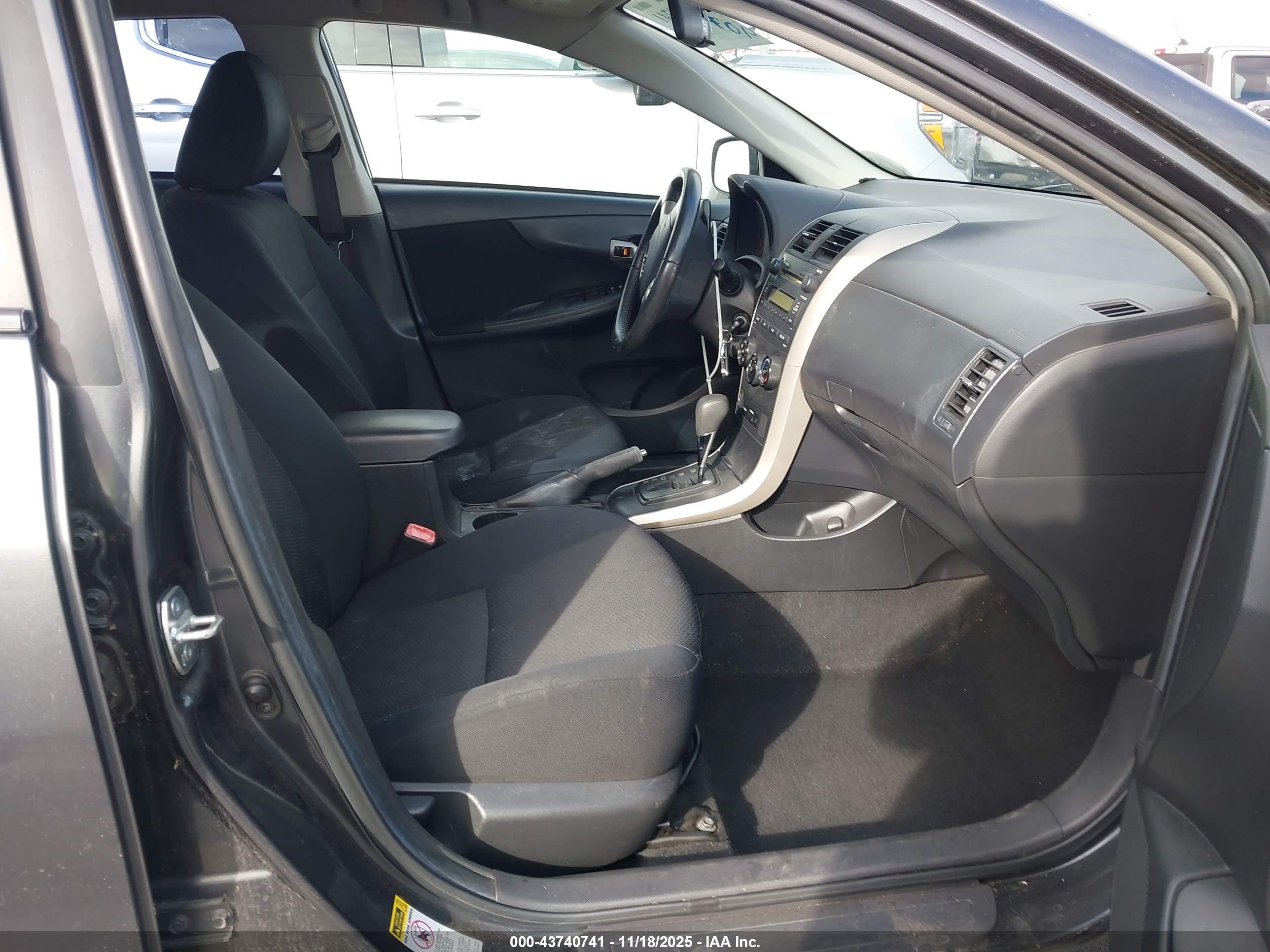 TOYOTA COROLLA image 5