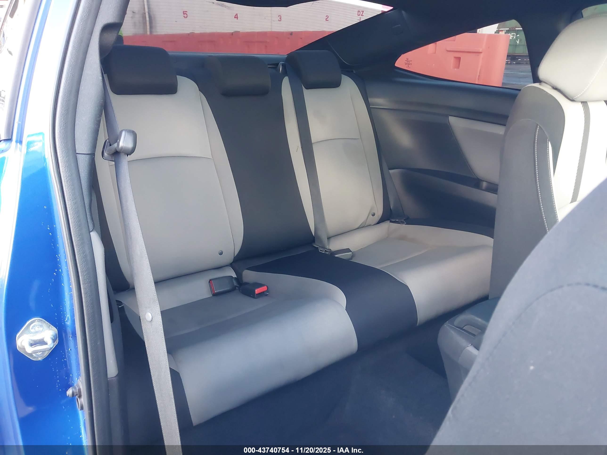 HONDA CIVIC image 8