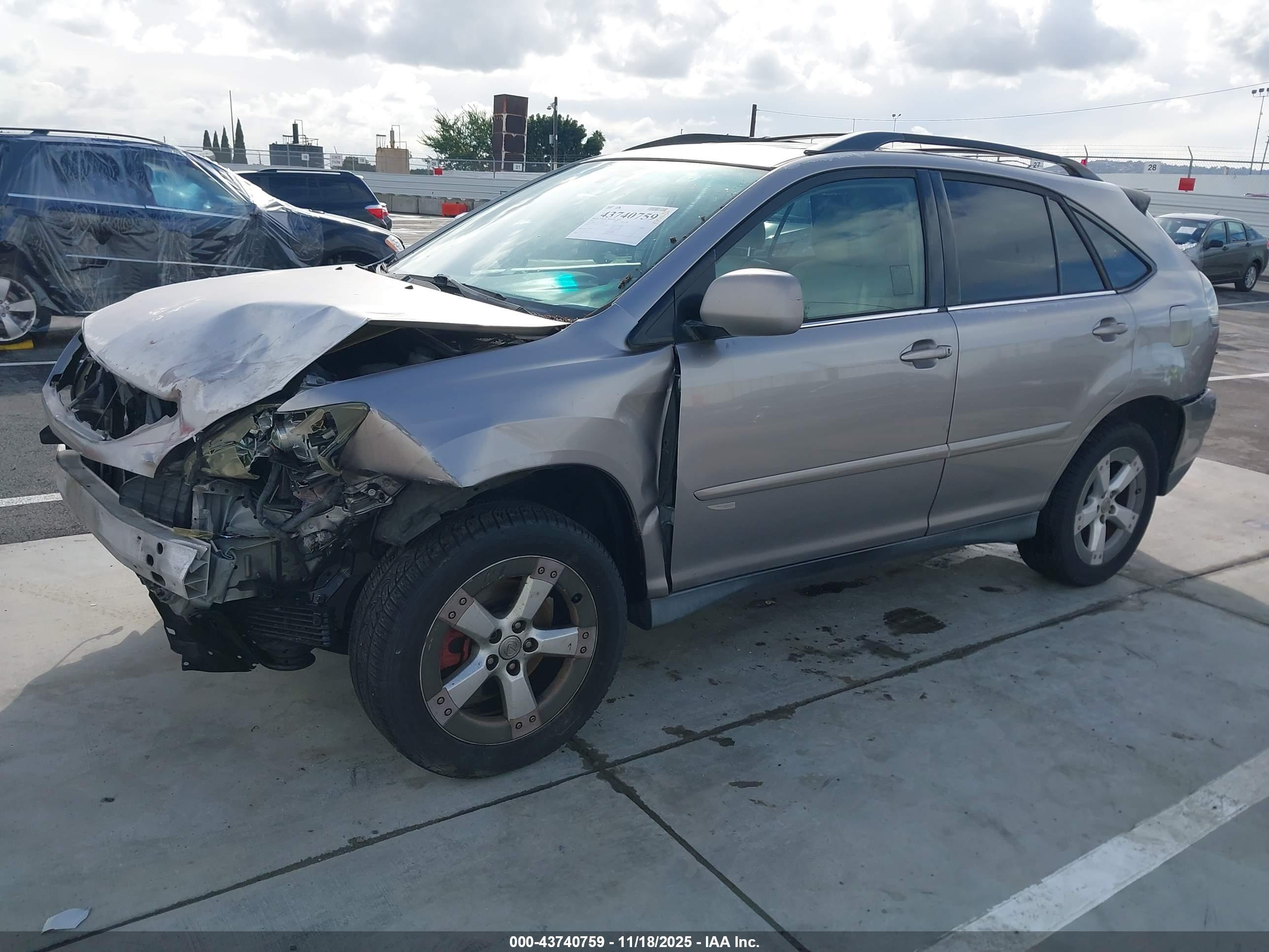 LEXUS RX image 2