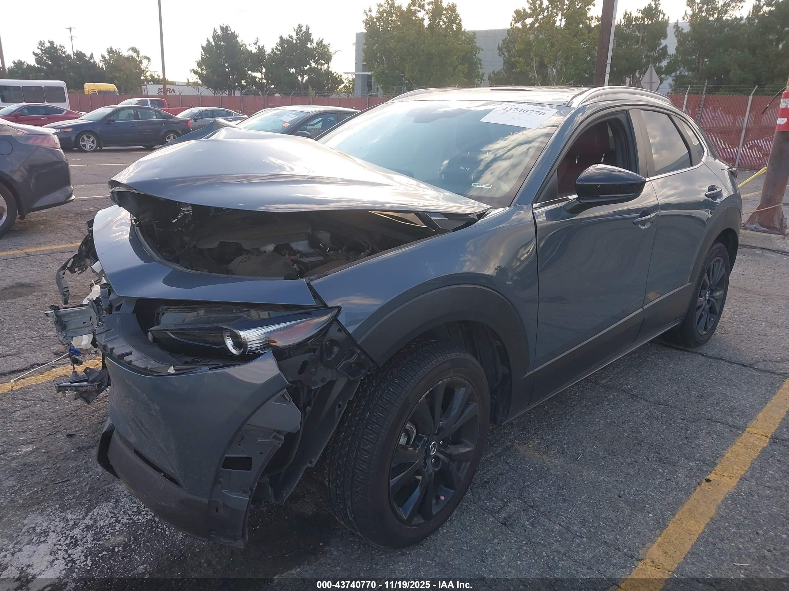 MAZDA CX-30 image 2
