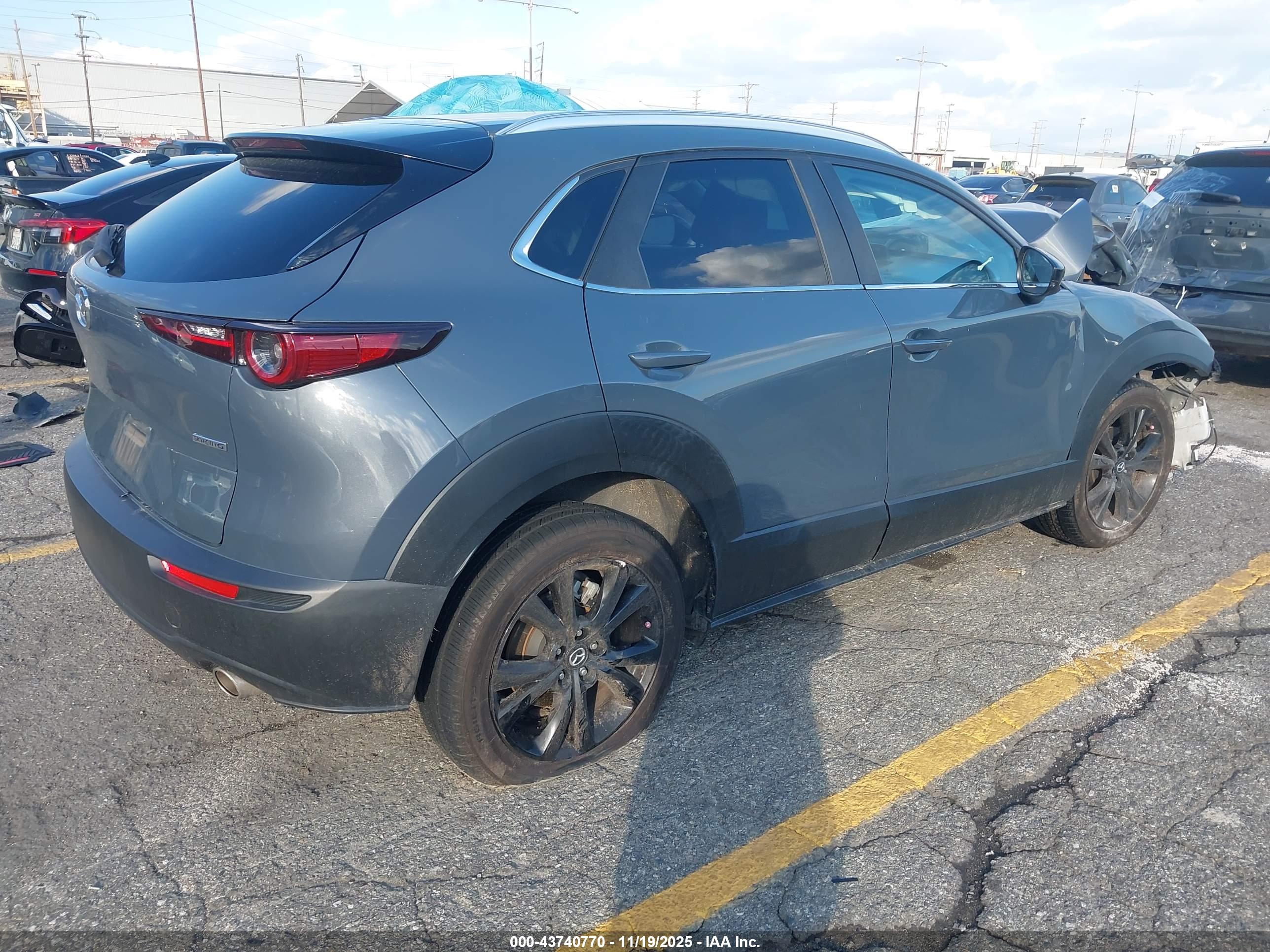 MAZDA CX-30 image 4