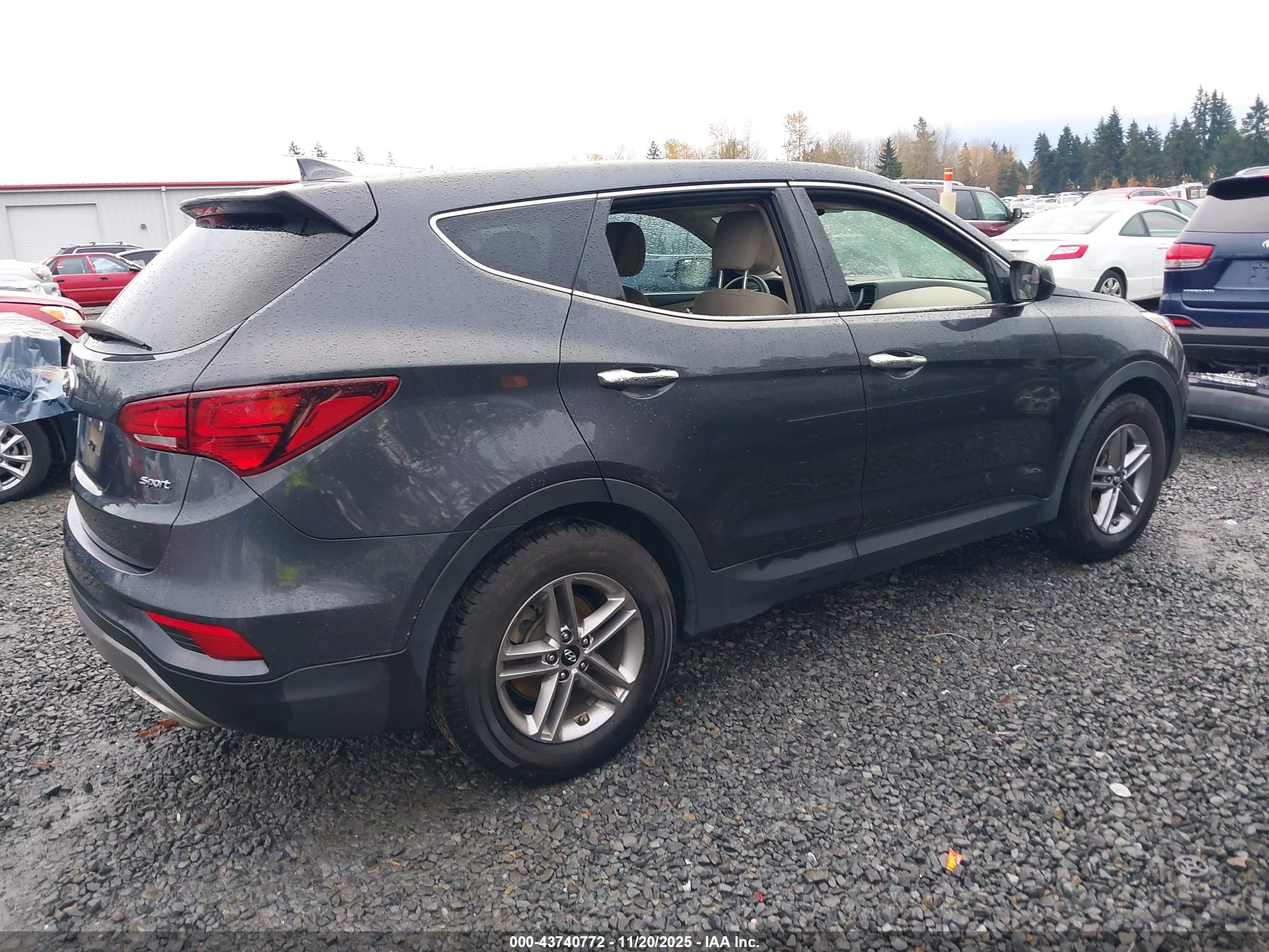 HYUNDAI SANTA image 4