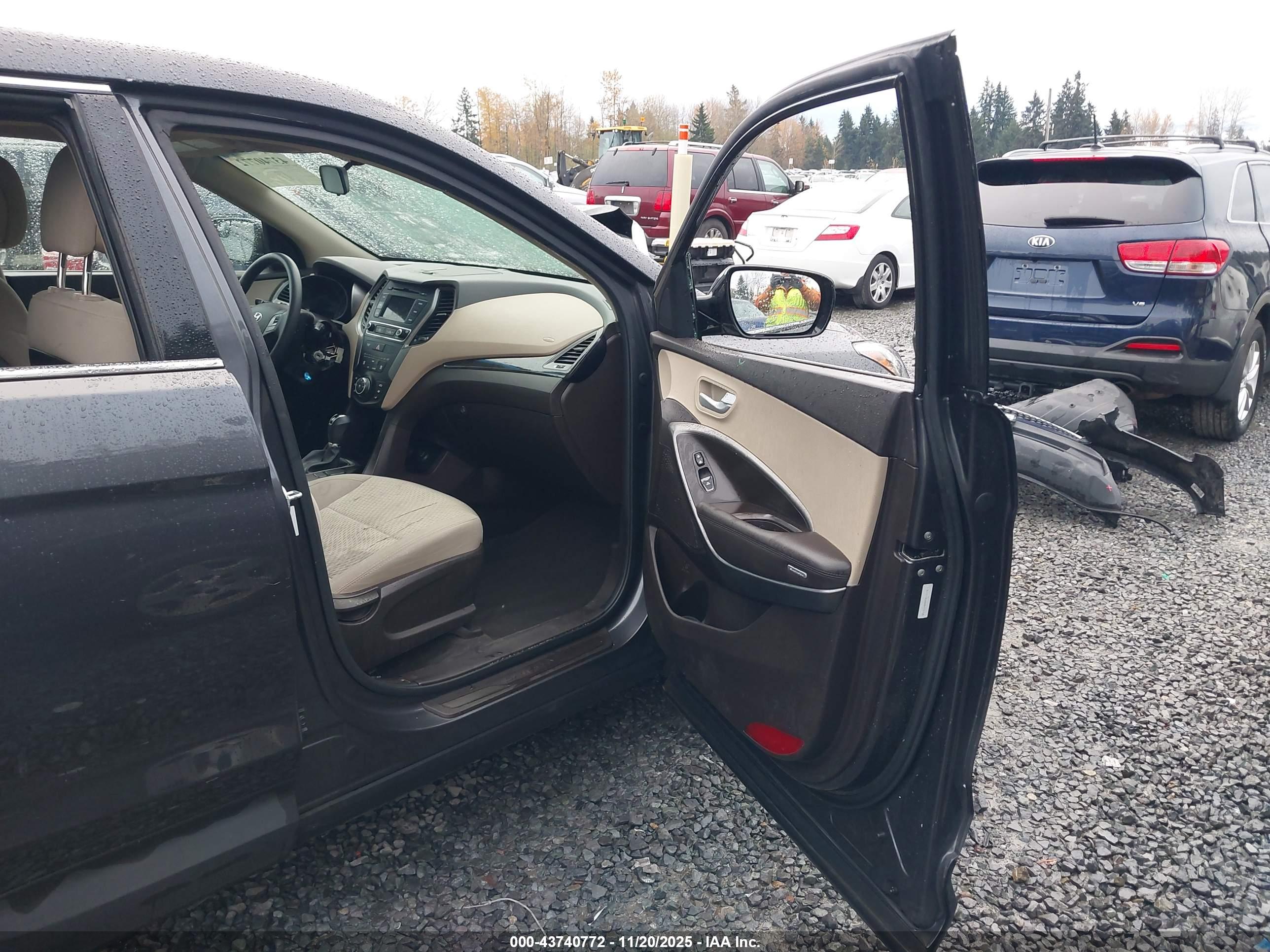 HYUNDAI SANTA image 5