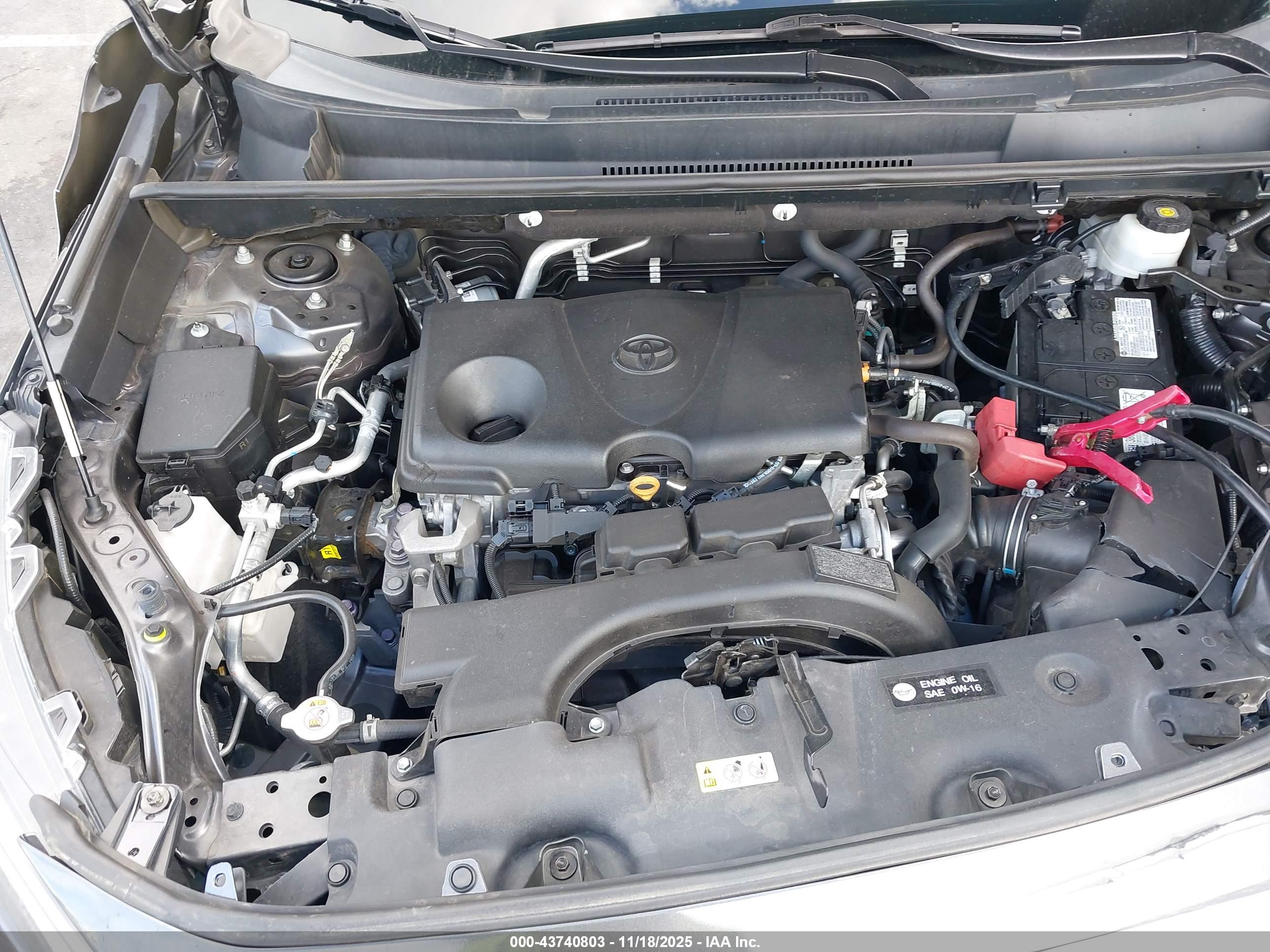 TOYOTA RAV4 image 10