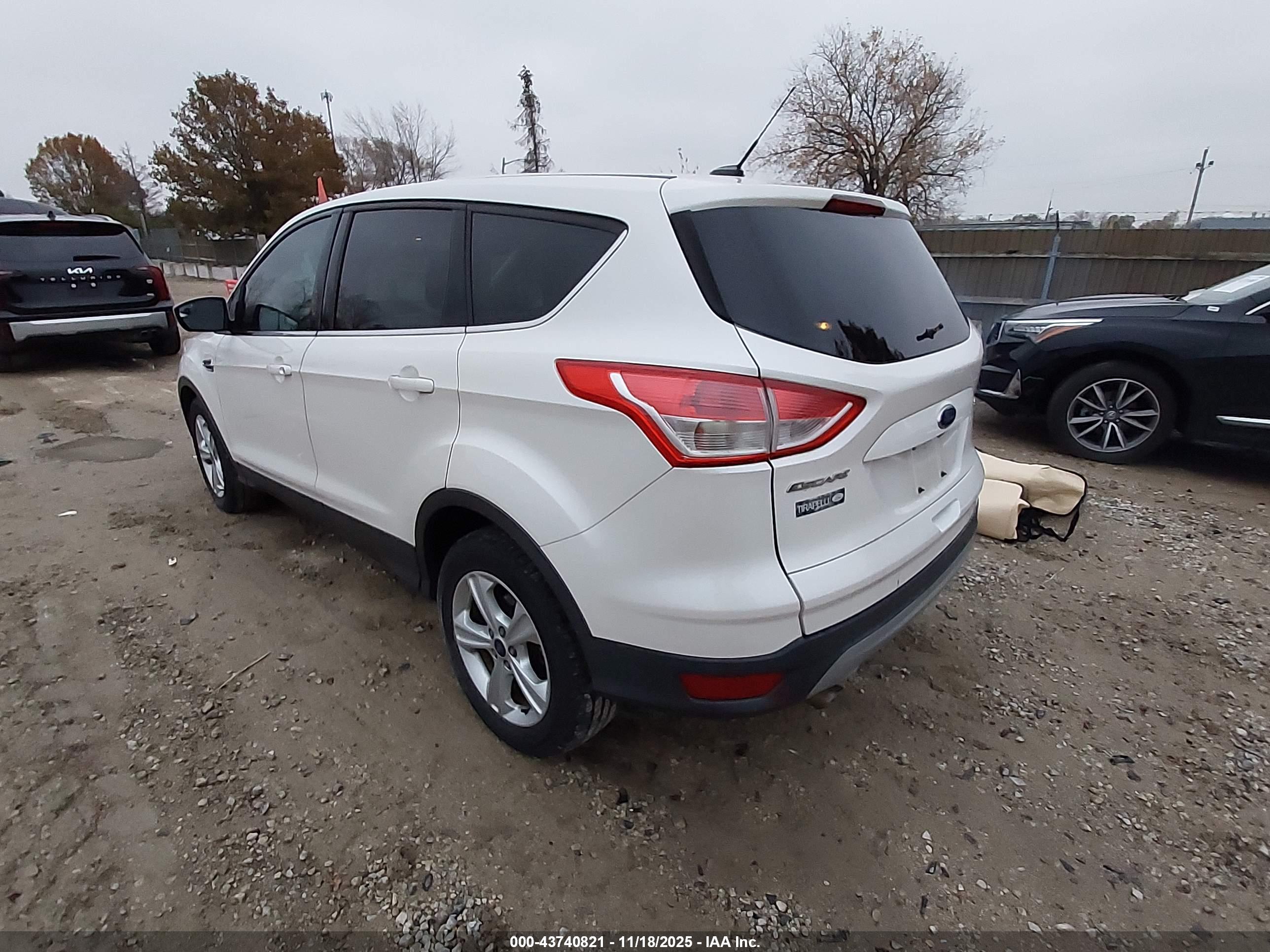 FORD ESCAPE image 3