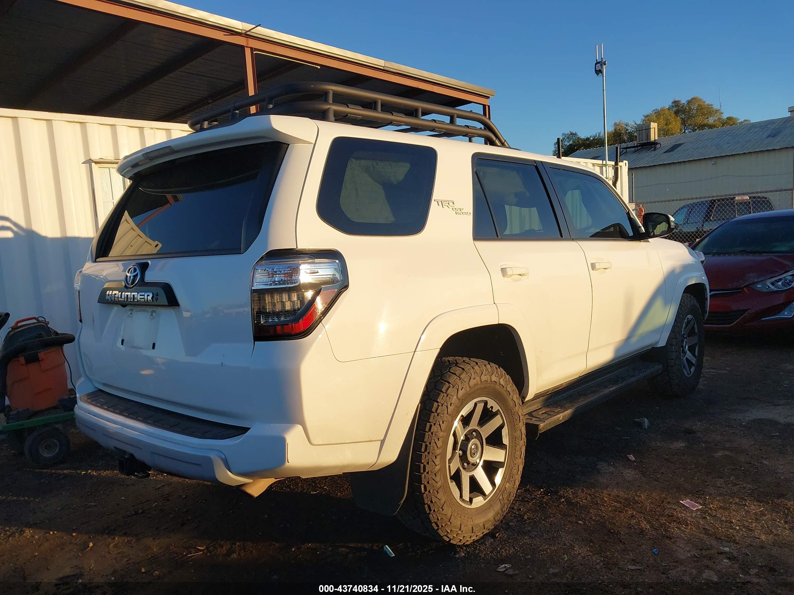 TOYOTA 4RUNNER image 4