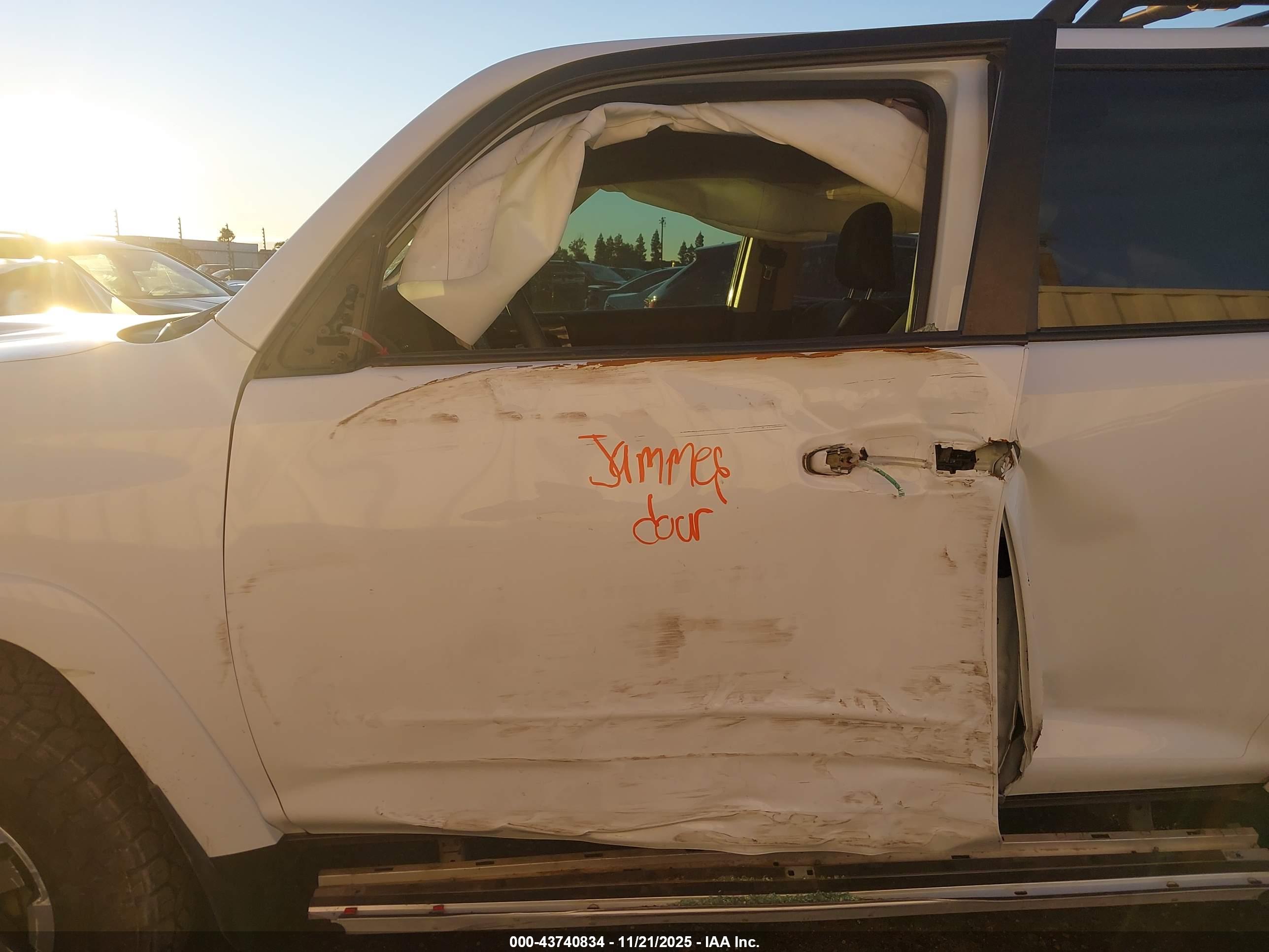TOYOTA 4RUNNER image 6