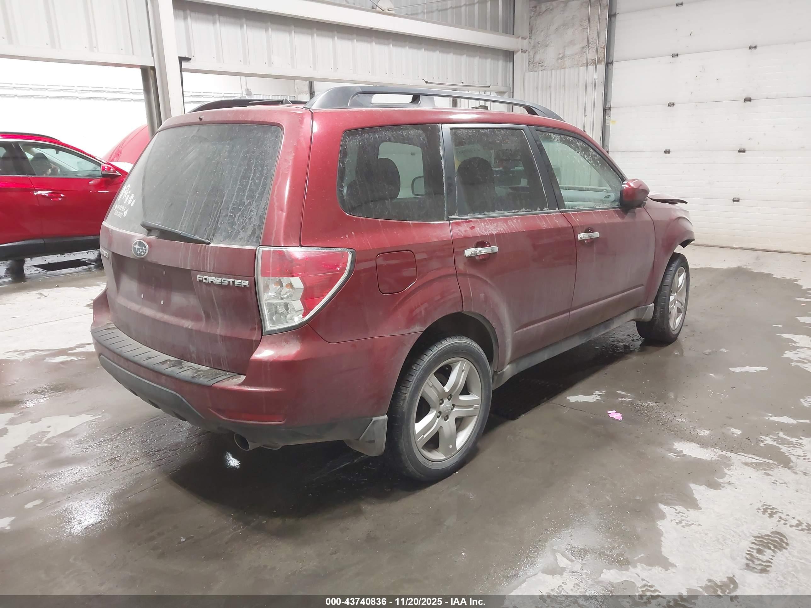 SUBARU FORESTER image 4