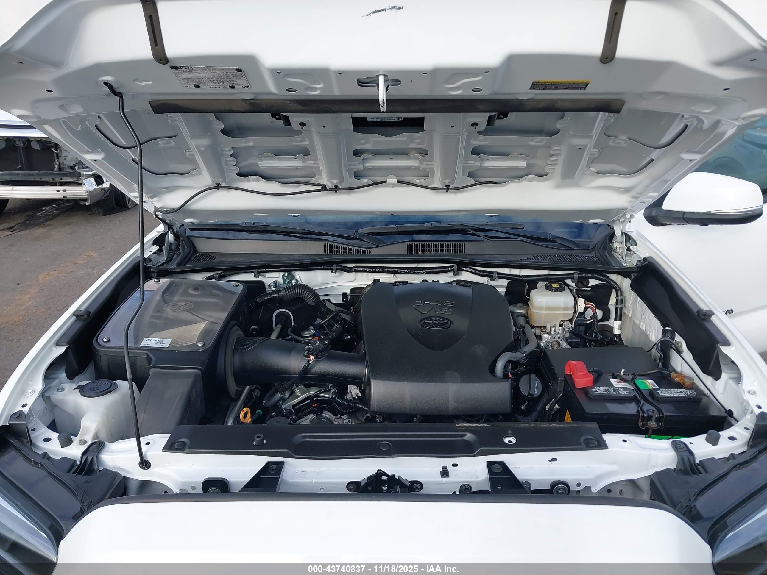 TOYOTA TACOMA image 10