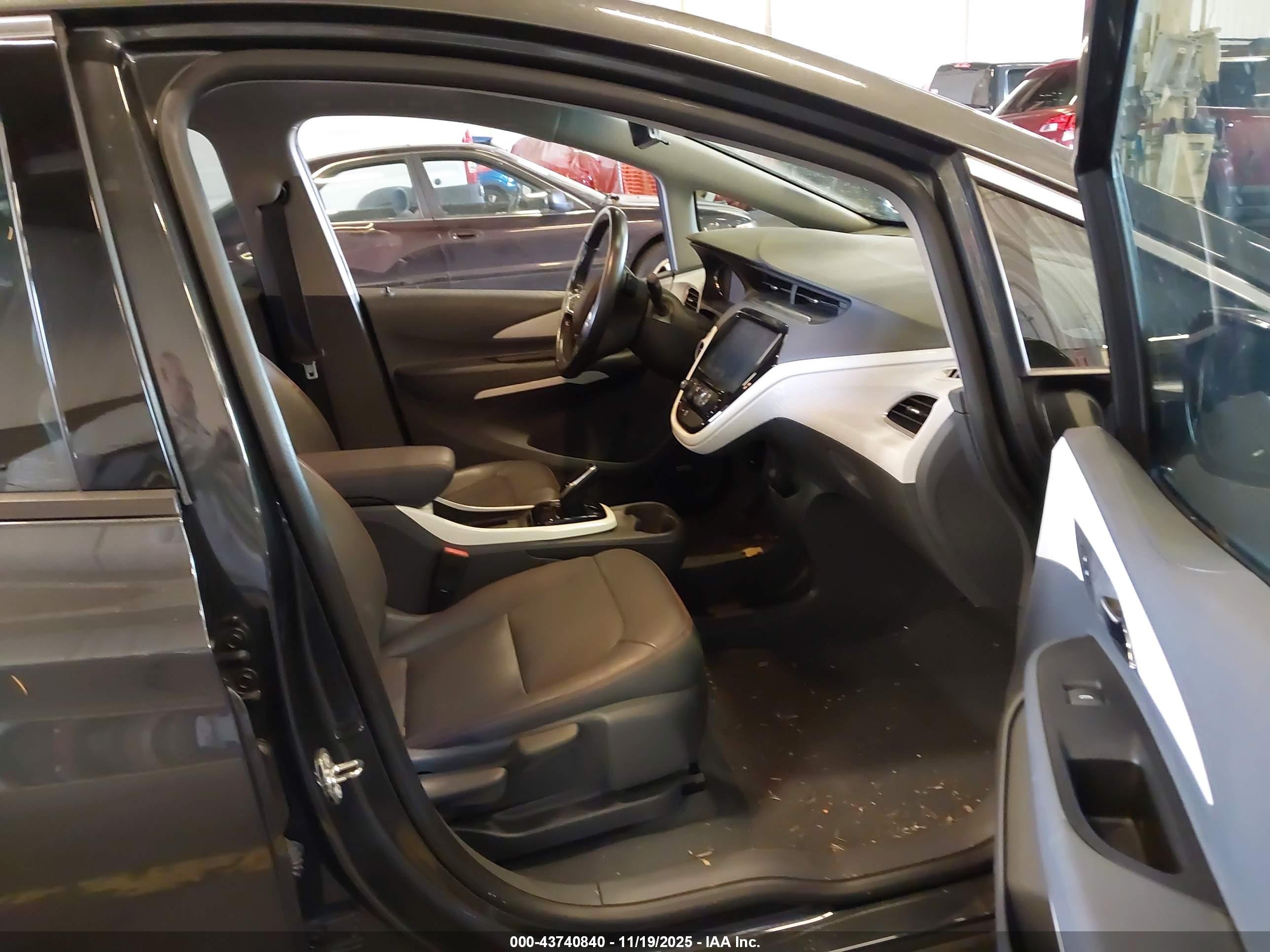 CHEVROLET BOLT image 5