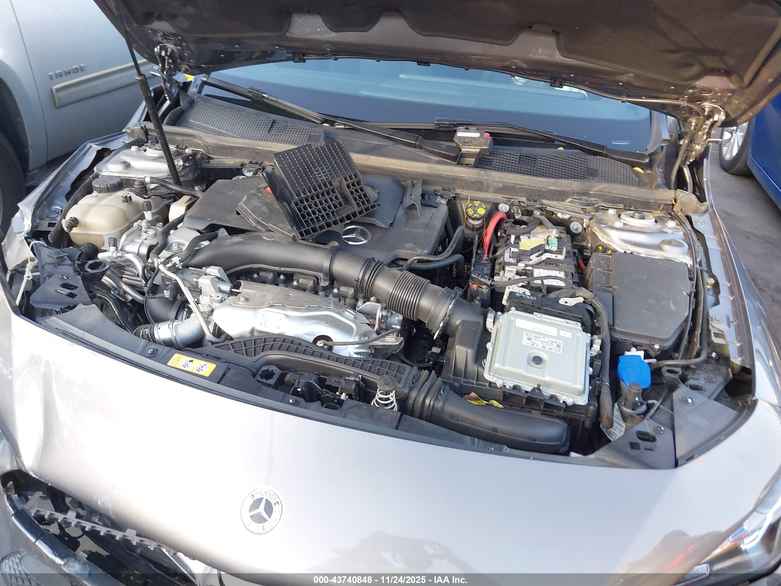 MERCEDES-BENZ CLA image 10