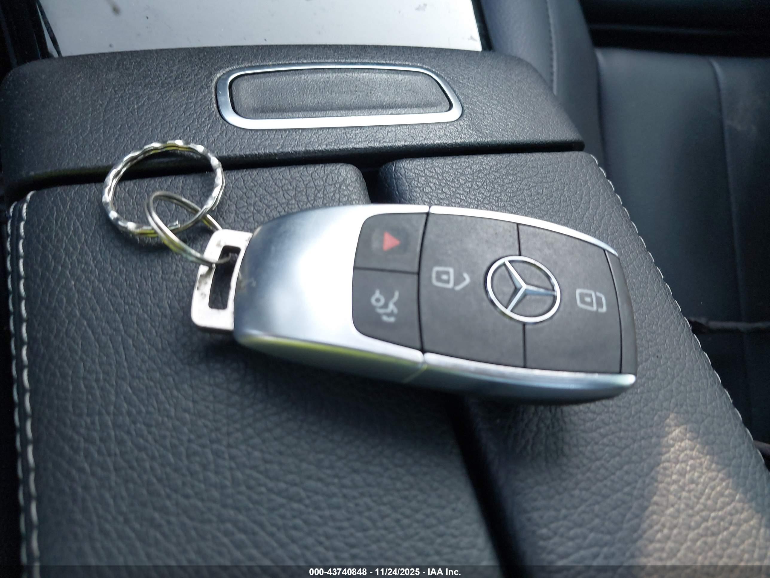 MERCEDES-BENZ CLA image 11