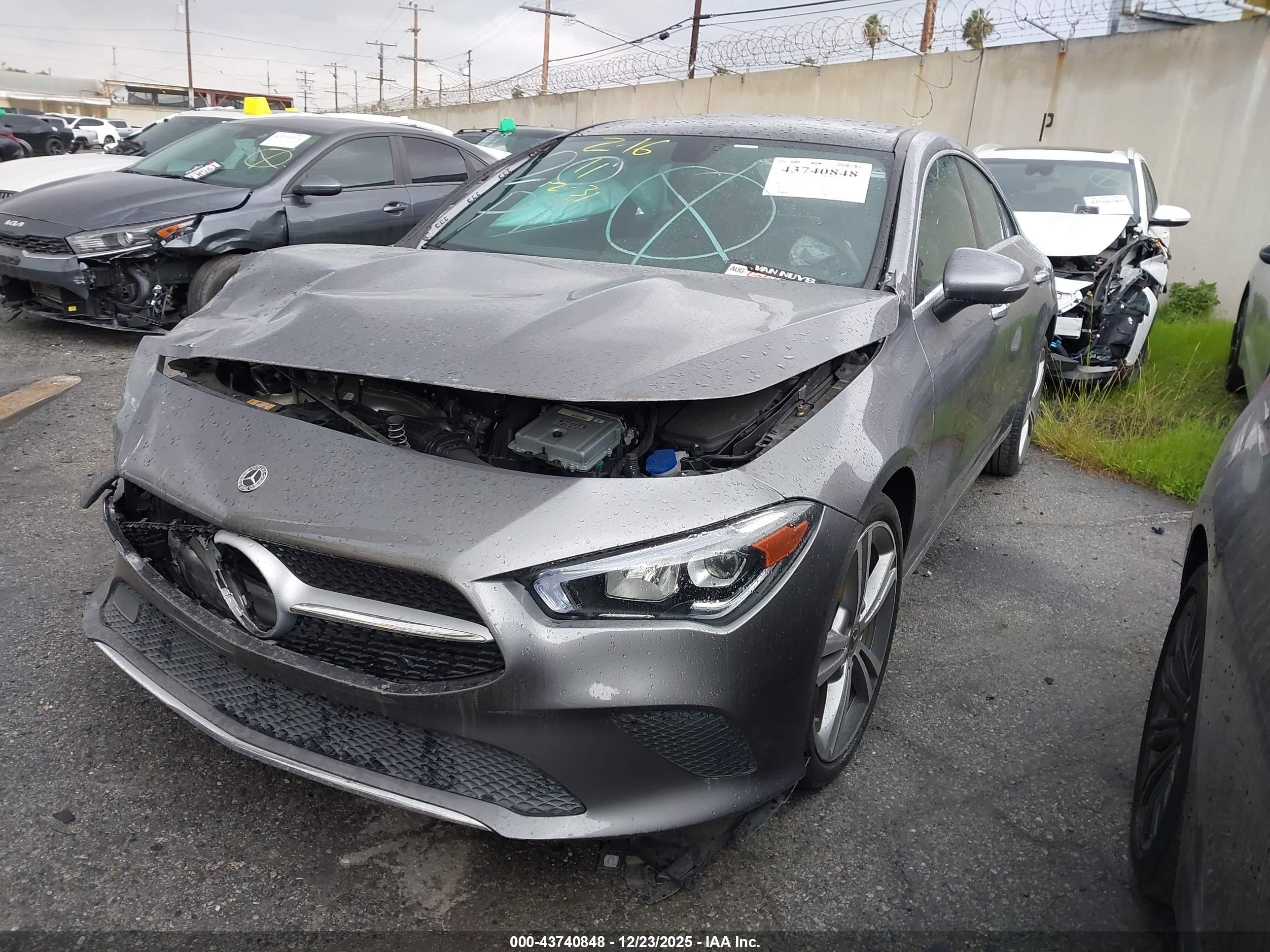 MERCEDES-BENZ CLA image 2