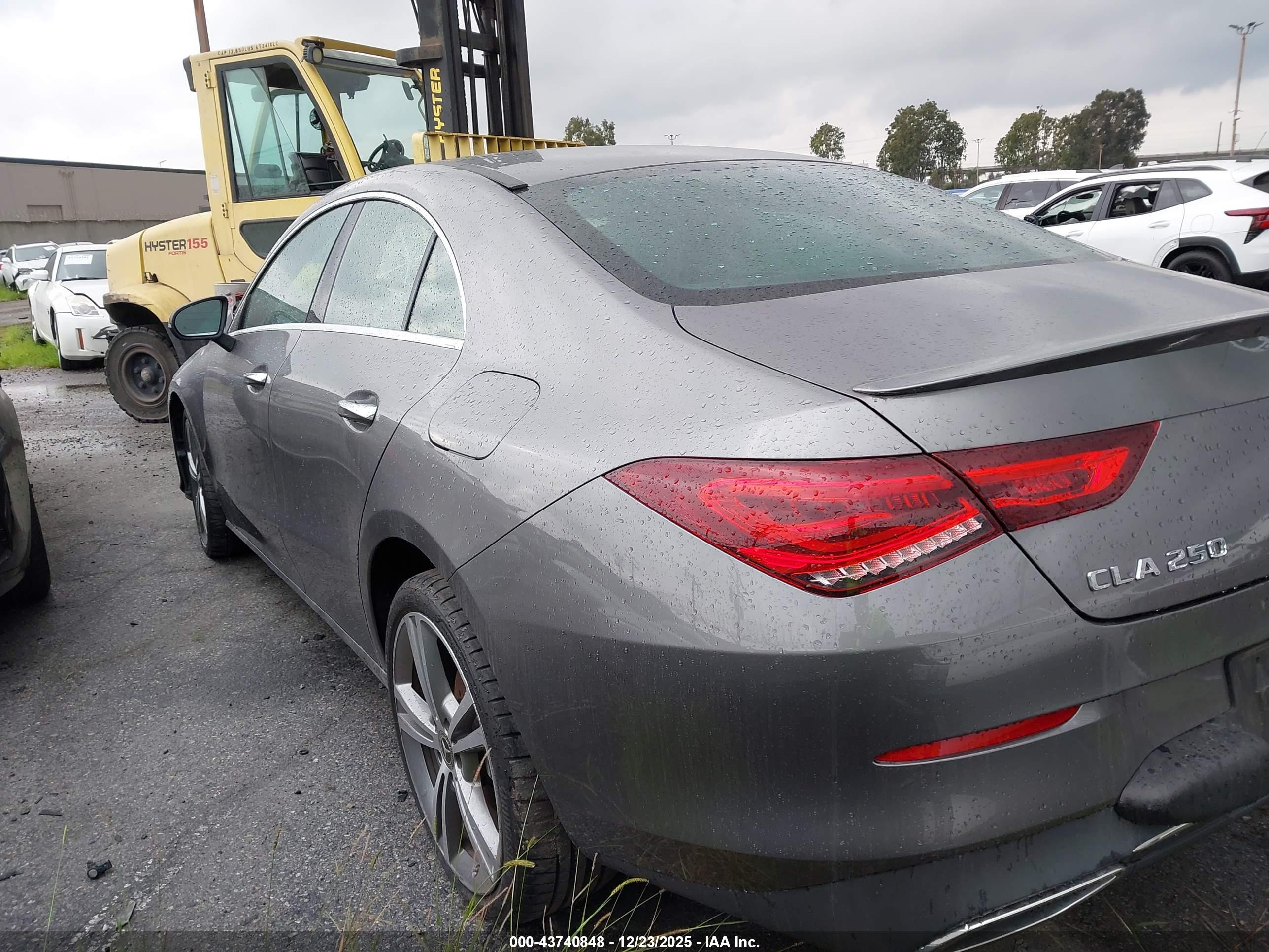 MERCEDES-BENZ CLA image 3