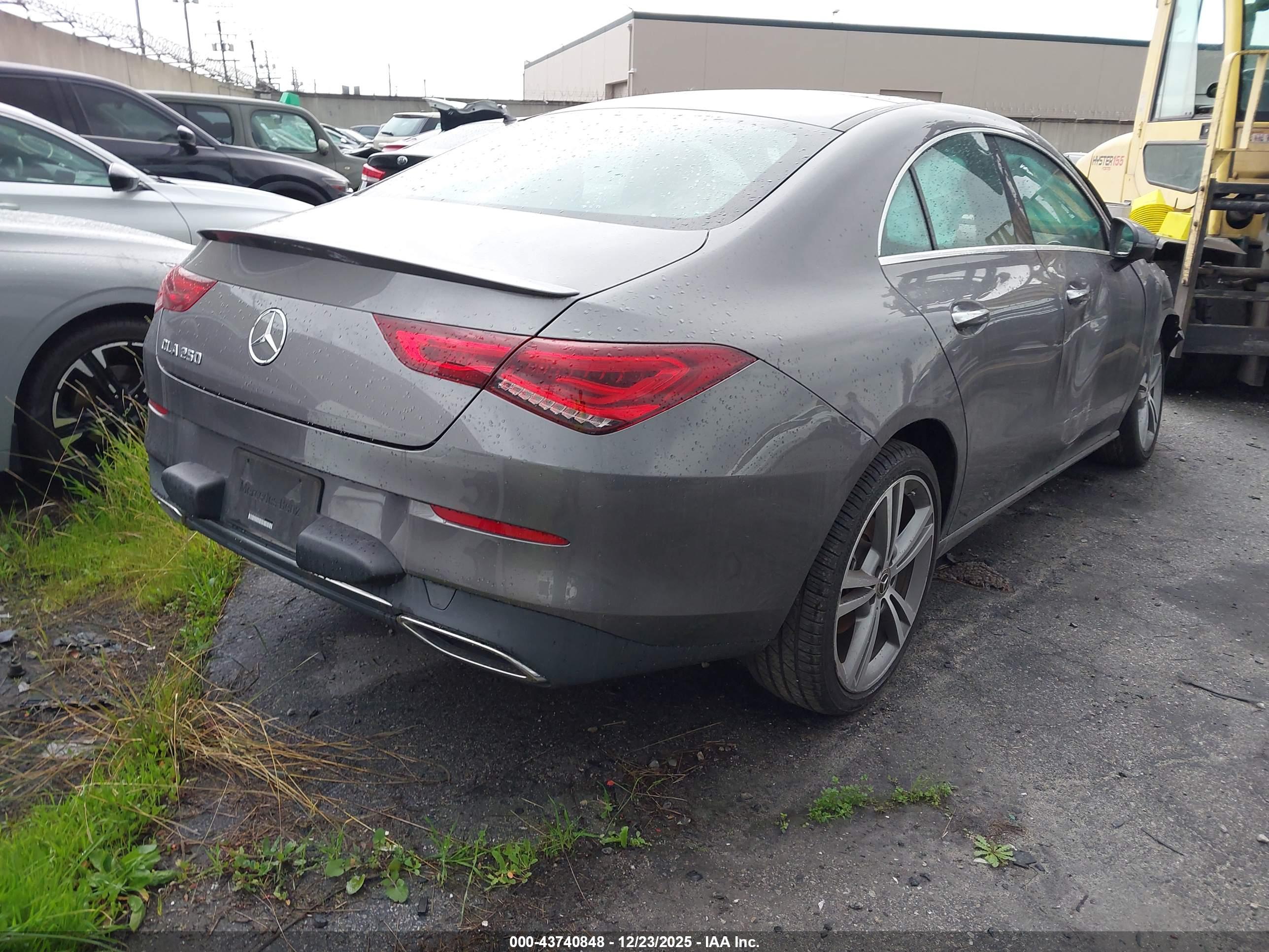 MERCEDES-BENZ CLA image 4