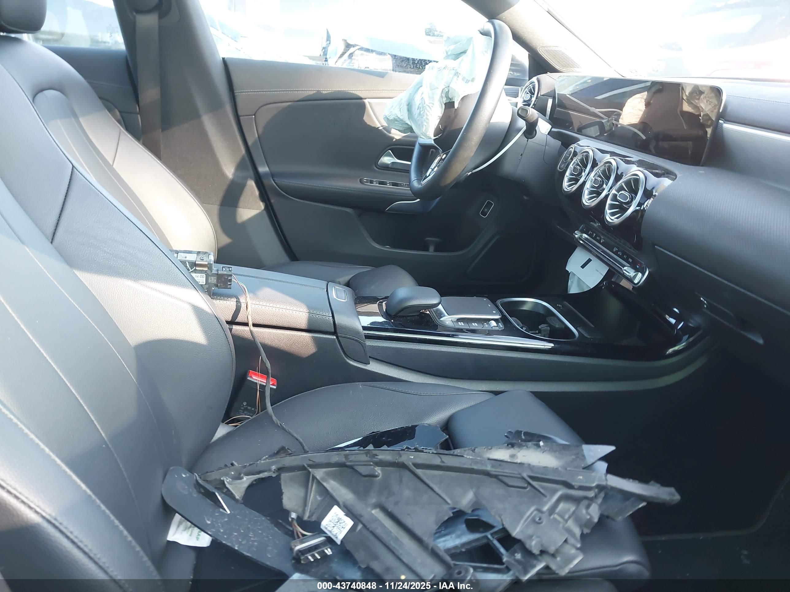MERCEDES-BENZ CLA image 5
