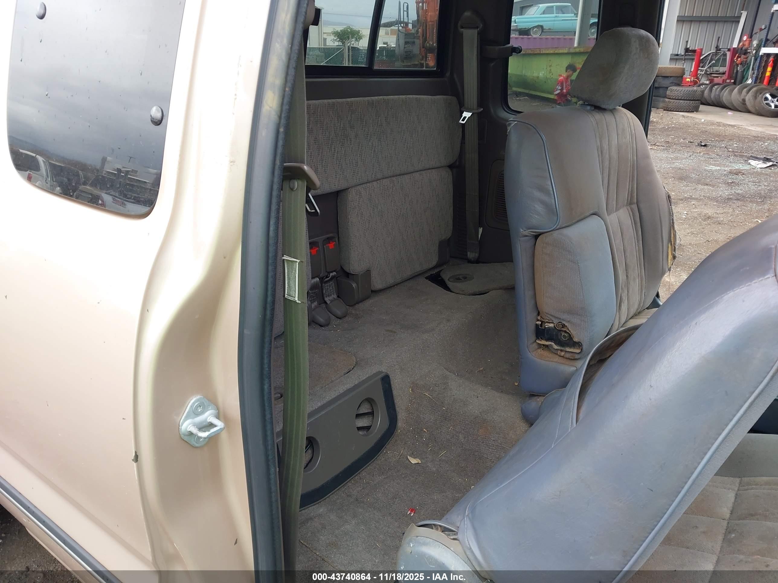 TOYOTA TACOMA image 8