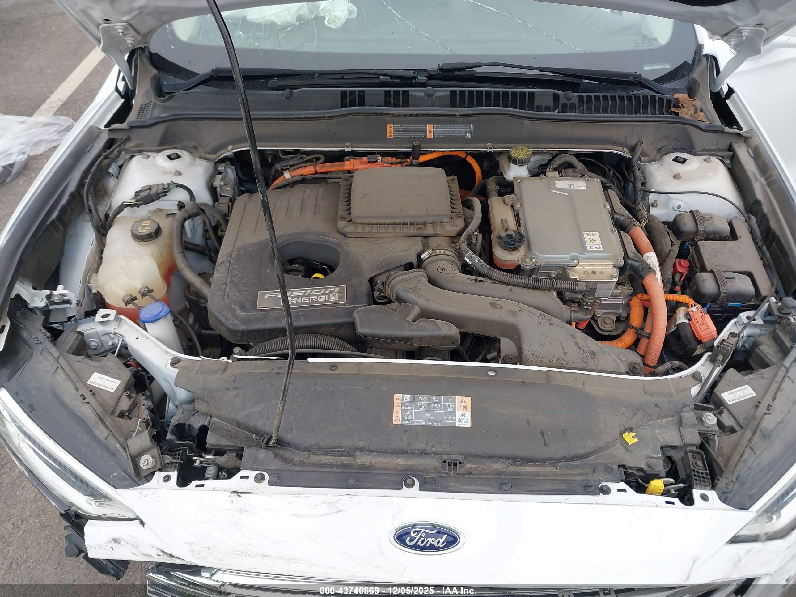 FORD FUSION image 10