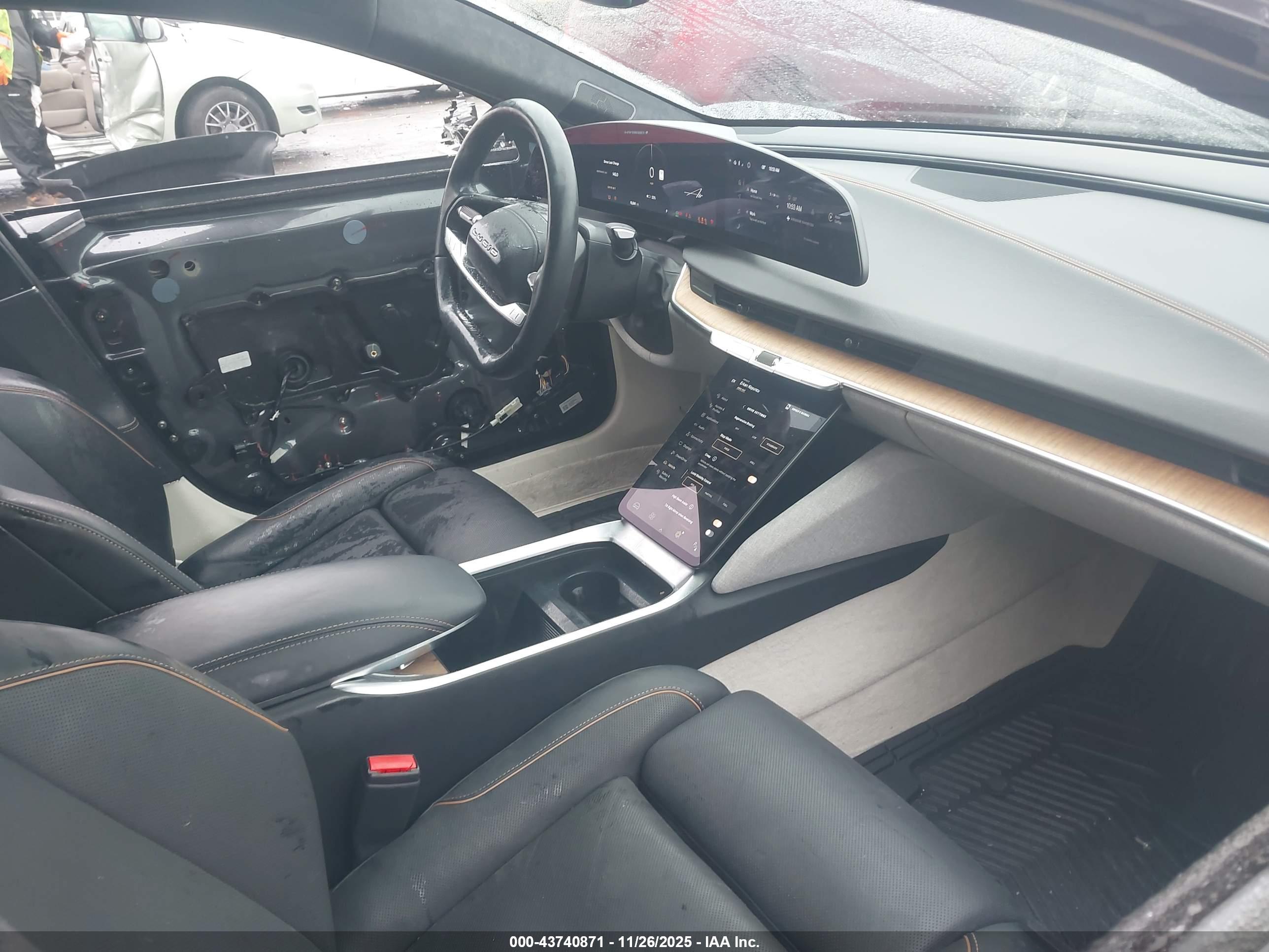 LUCID AIR image 5