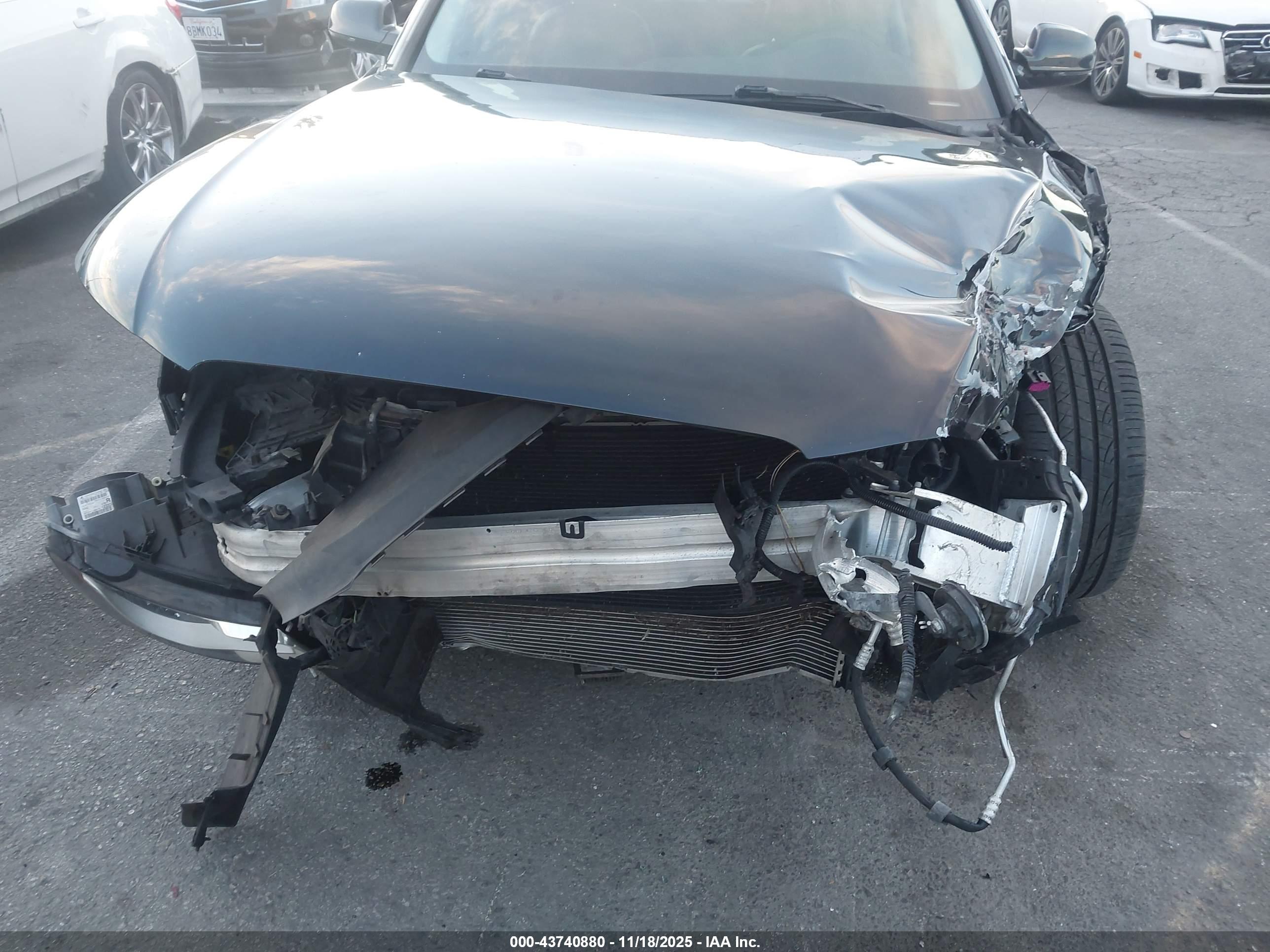 AUDI A4 image 6