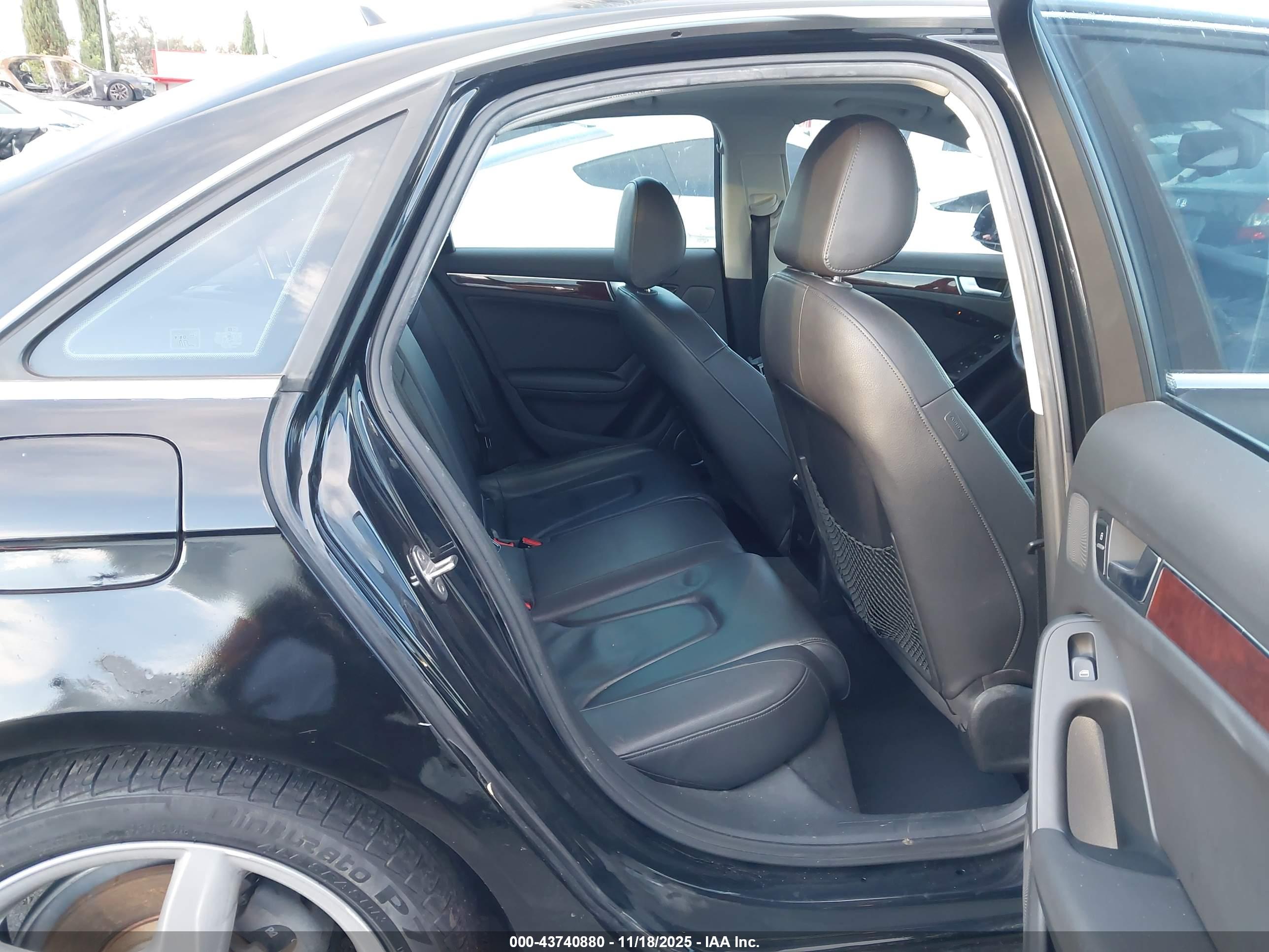AUDI A4 image 8