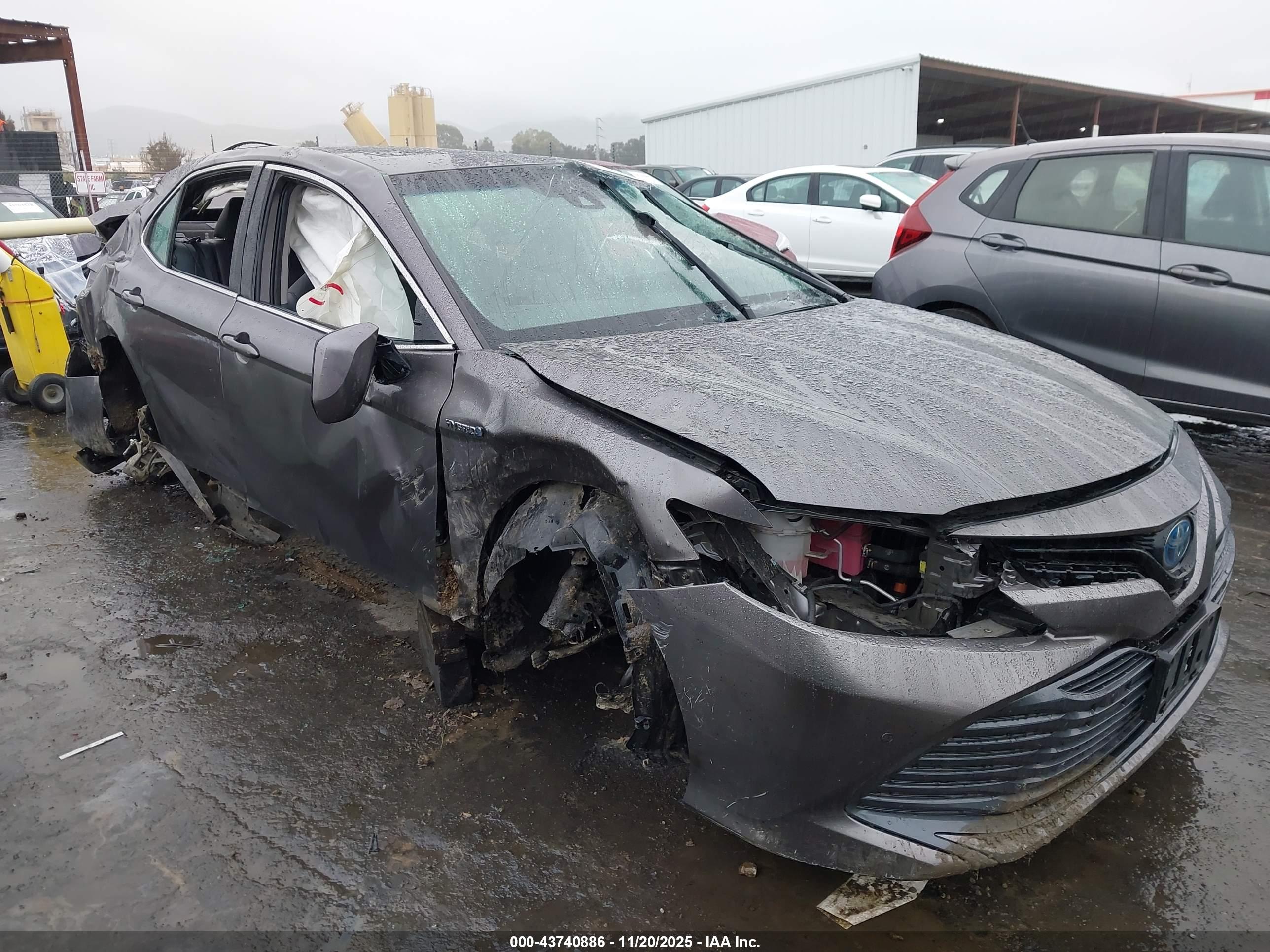 TOYOTA CAMRY image 6