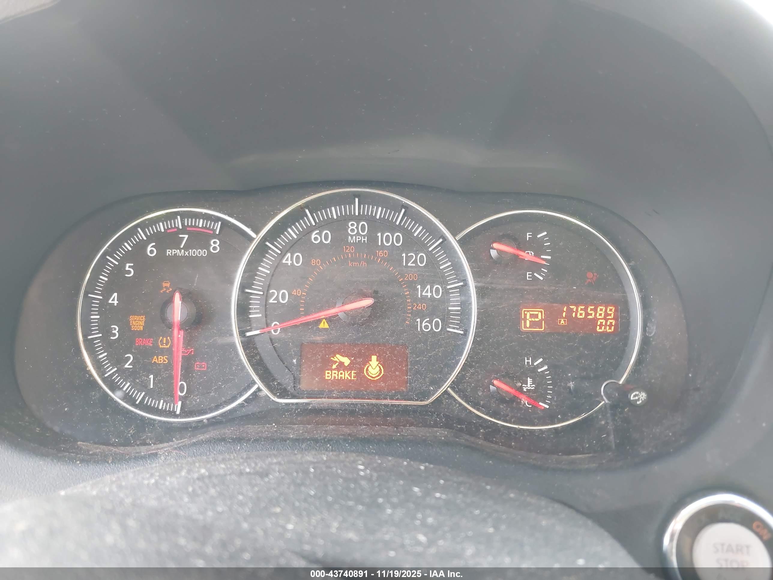 NISSAN MAXIMA image 7