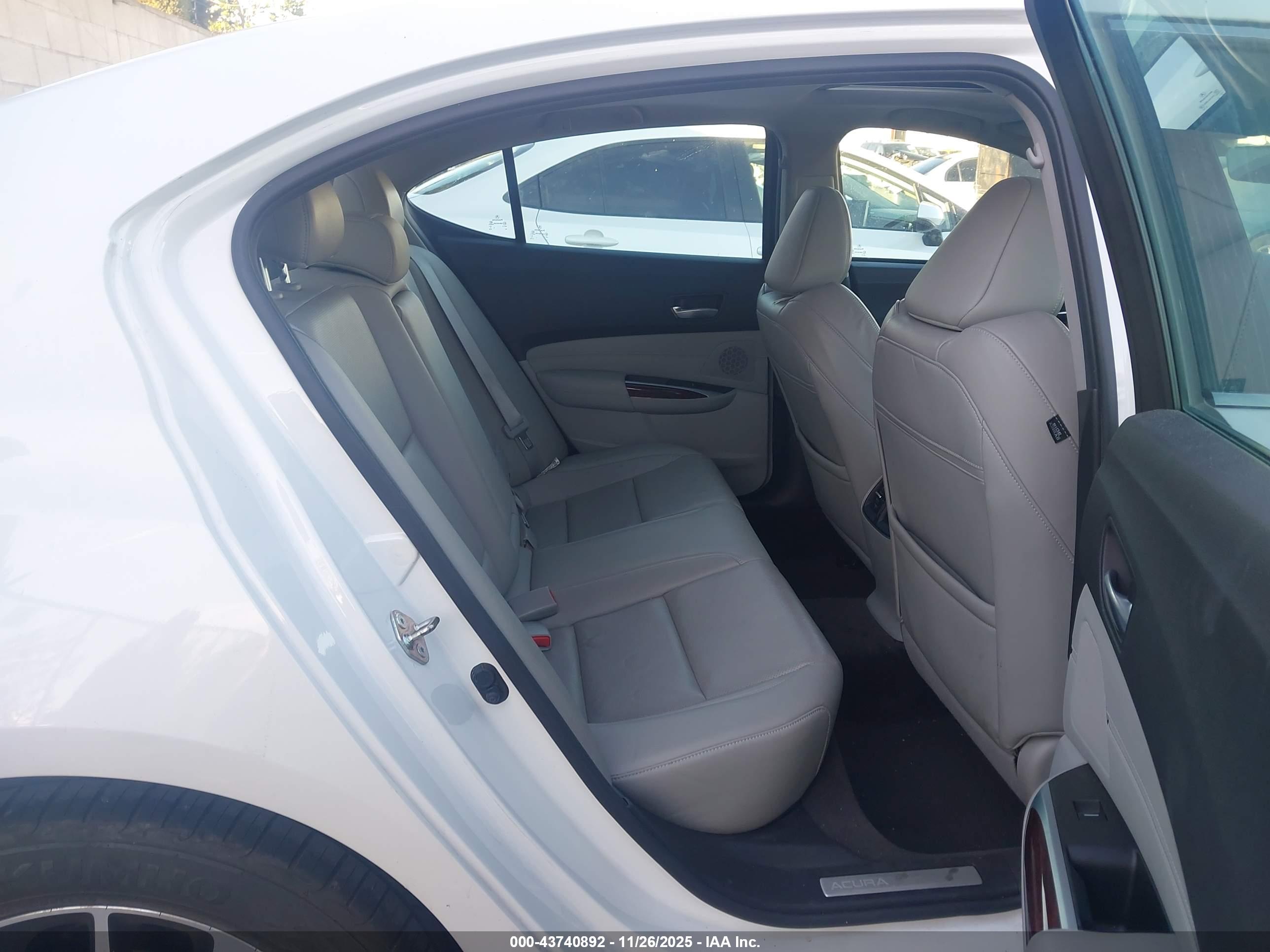 ACURA TLX image 8