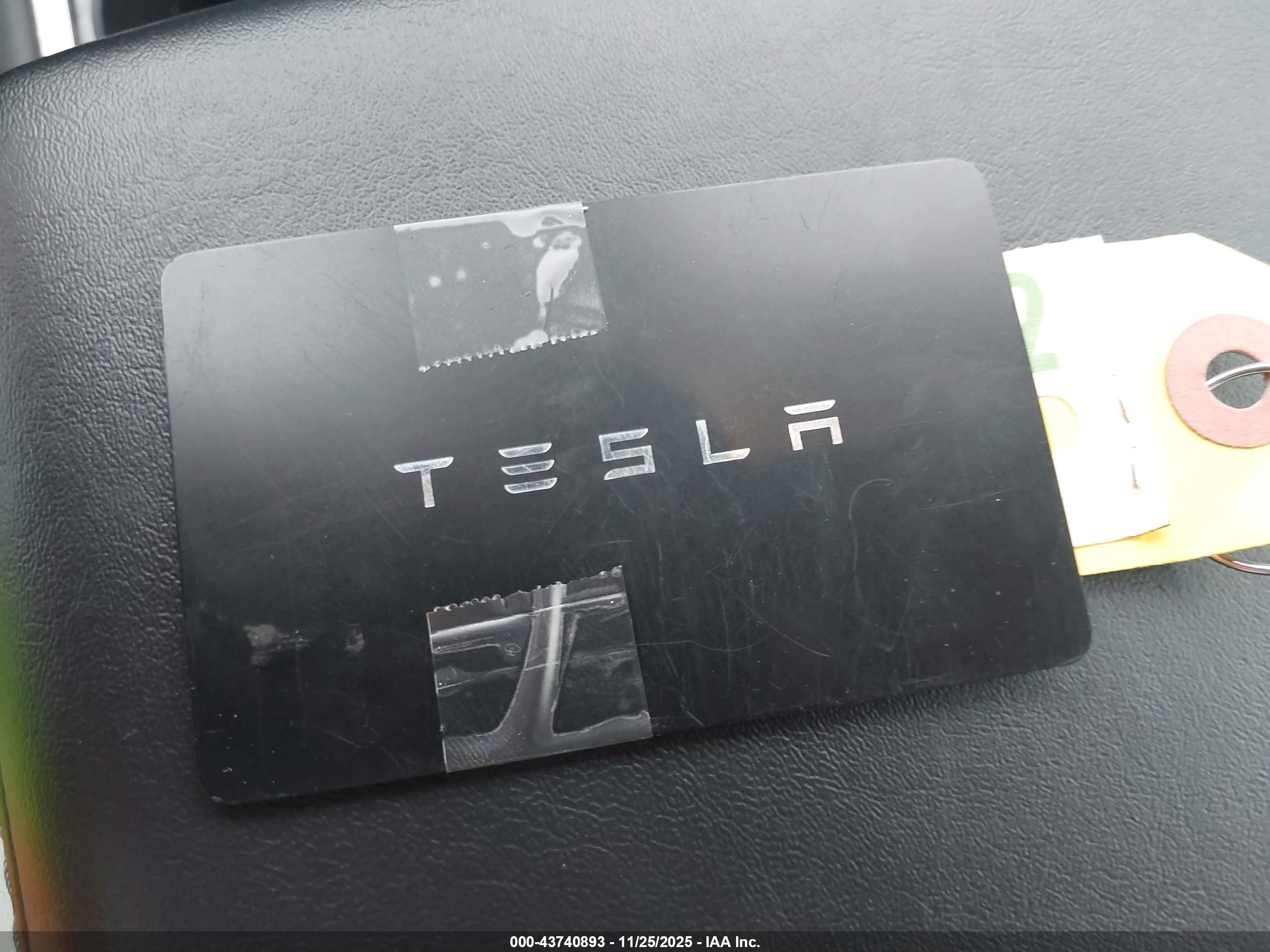 TESLA MODEL image 11