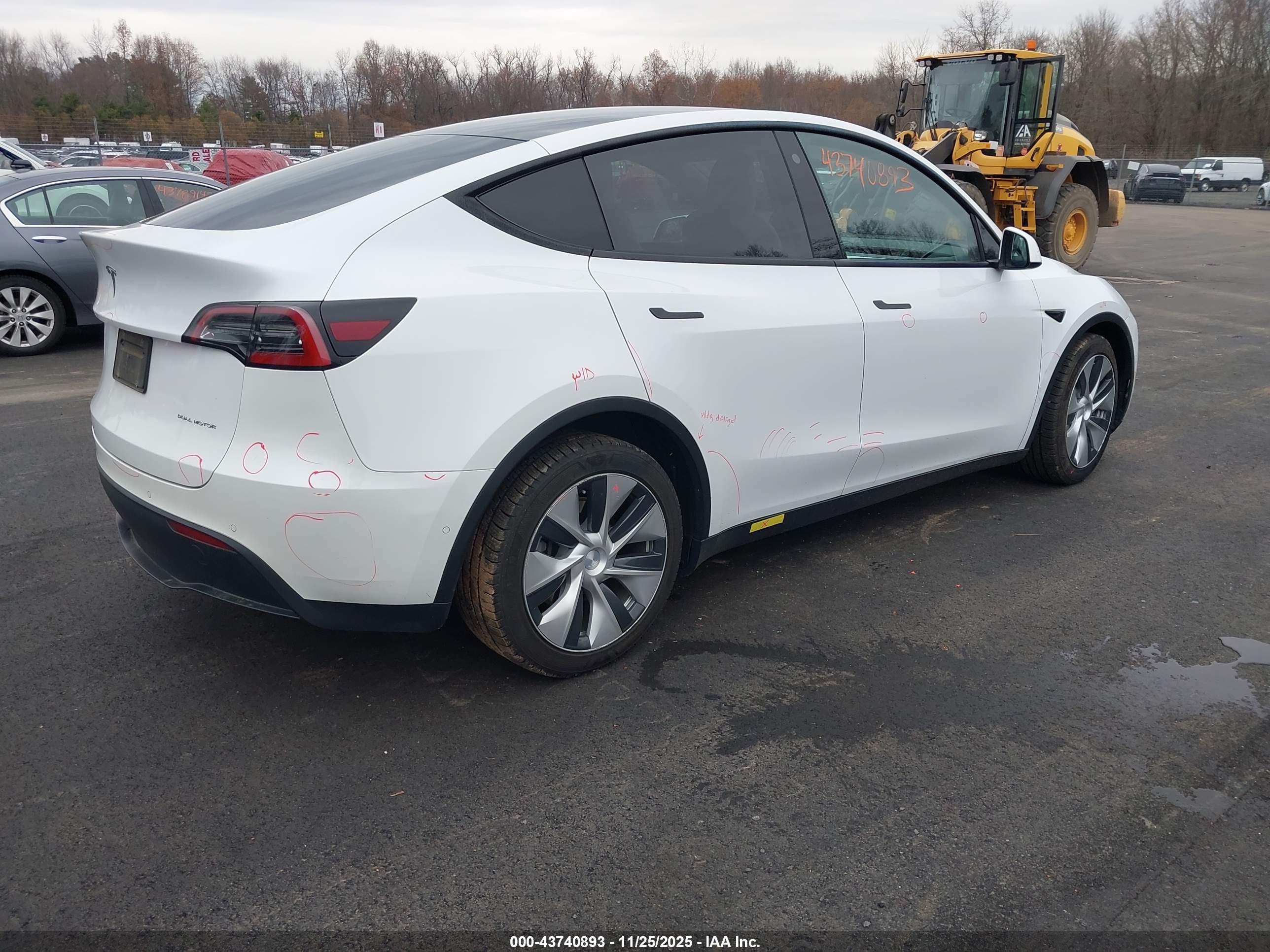 TESLA MODEL image 4