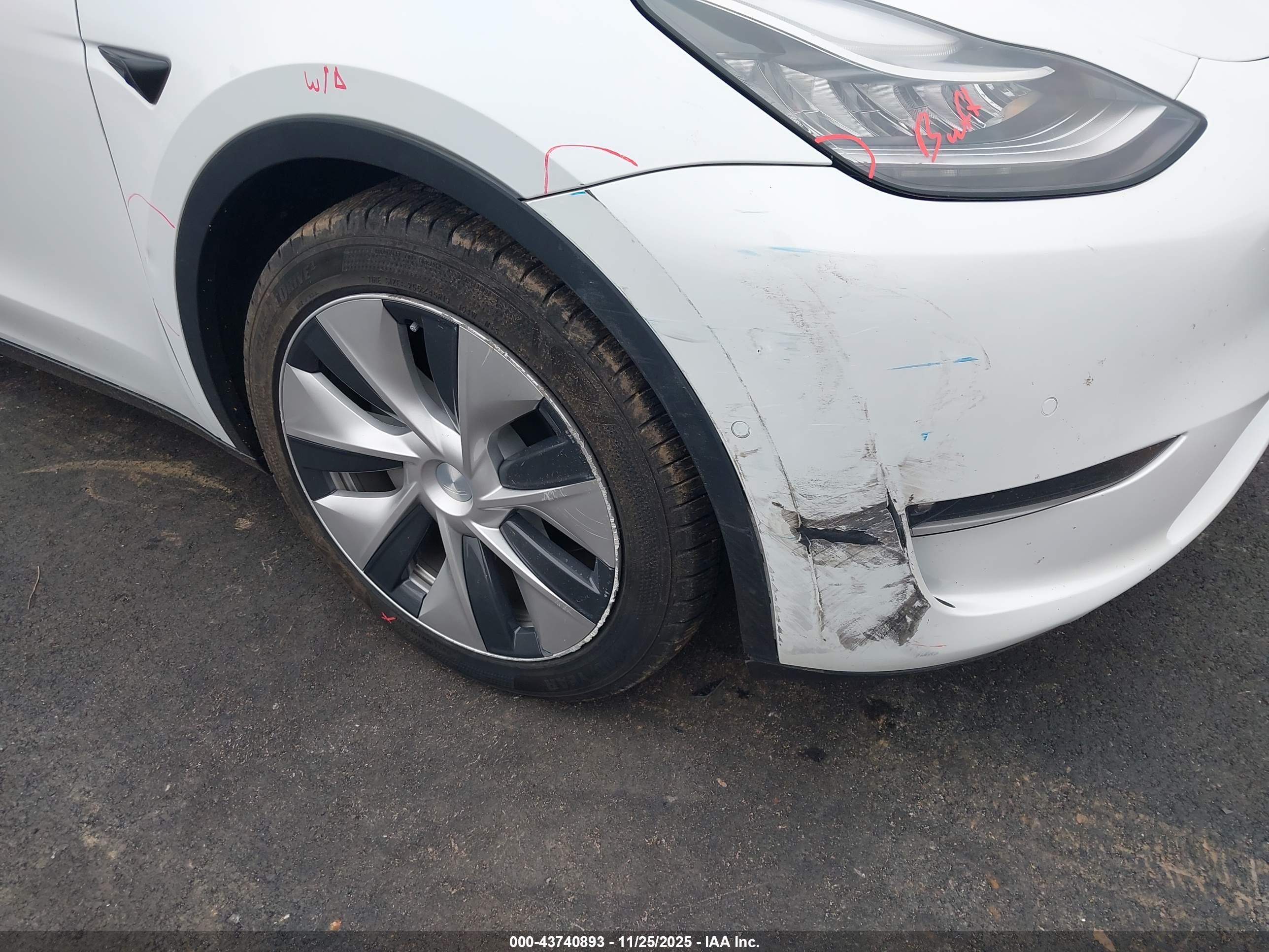 TESLA MODEL image 6