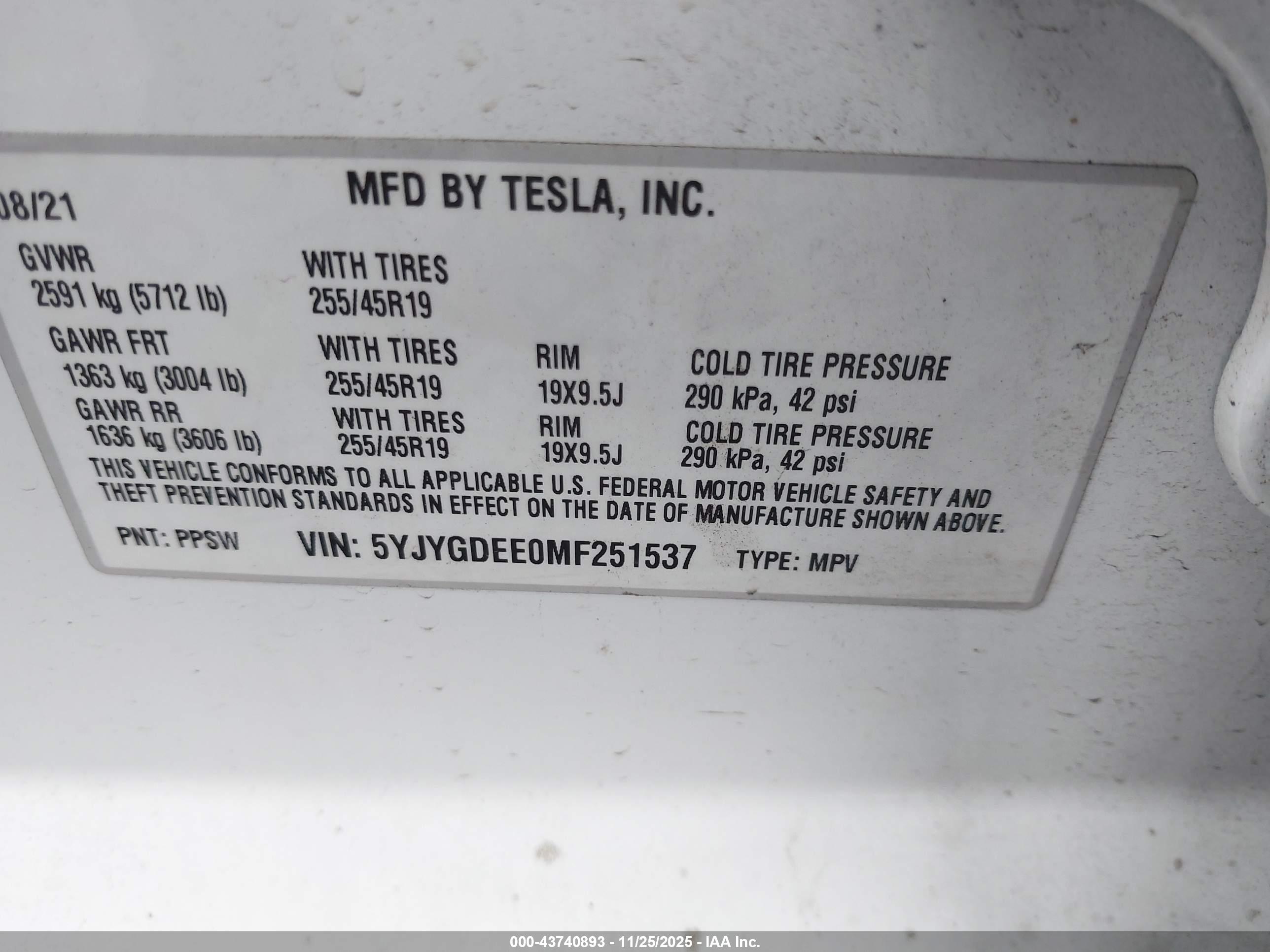 TESLA MODEL image 9