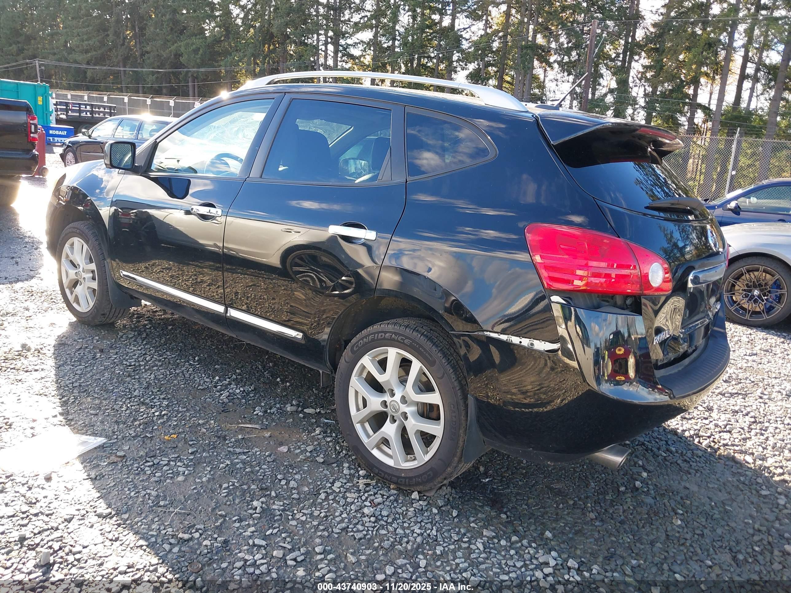 NISSAN ROGUE image 3