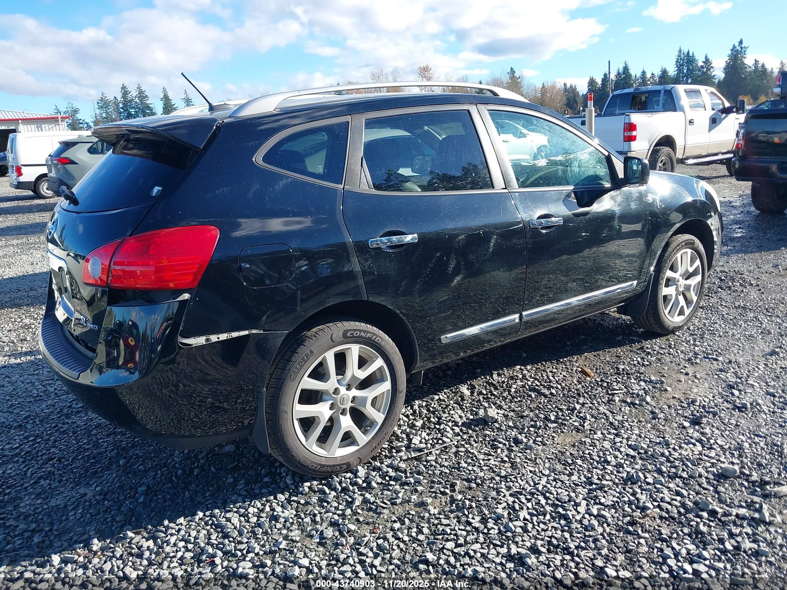 NISSAN ROGUE image 4