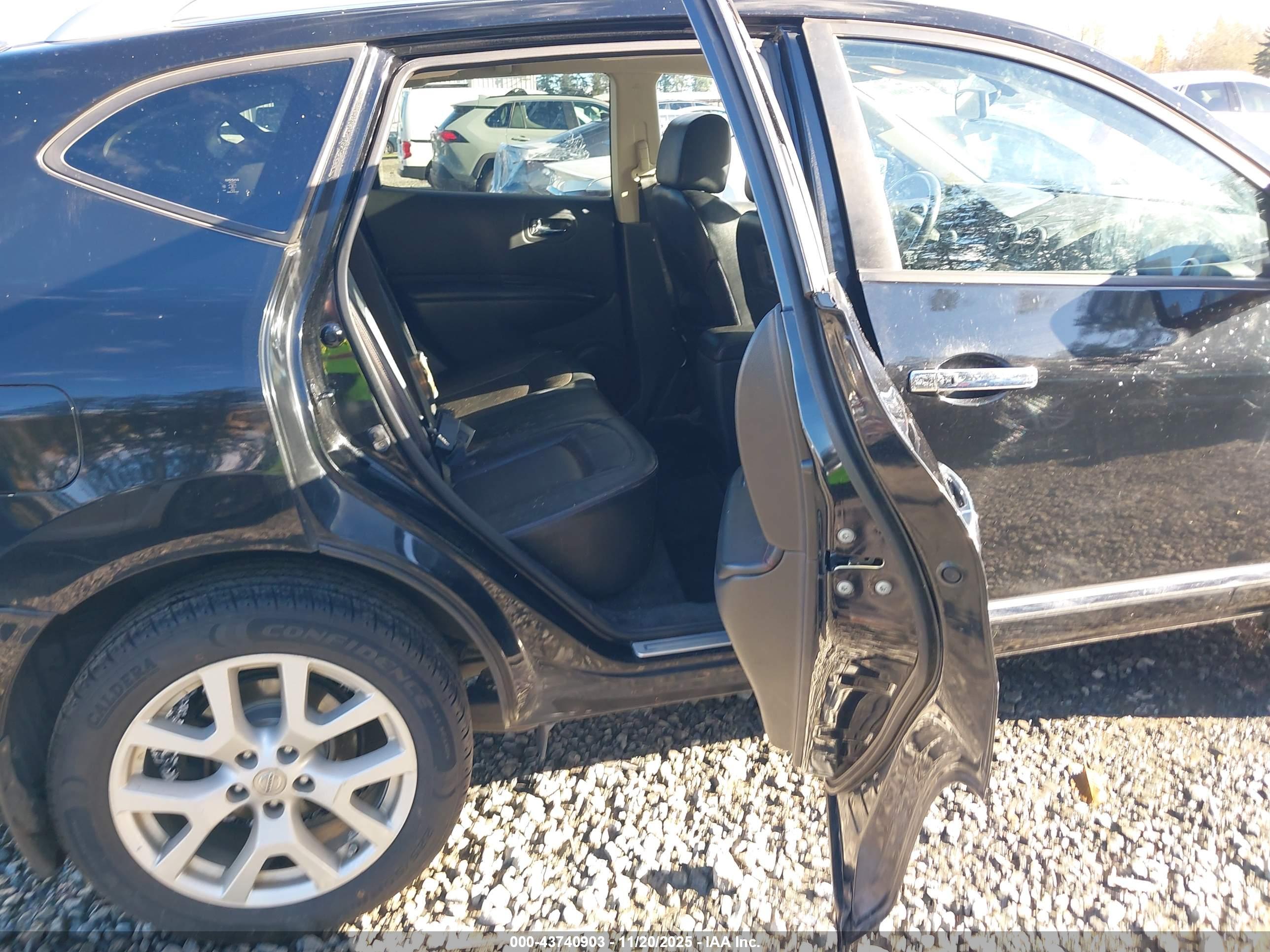 NISSAN ROGUE image 8