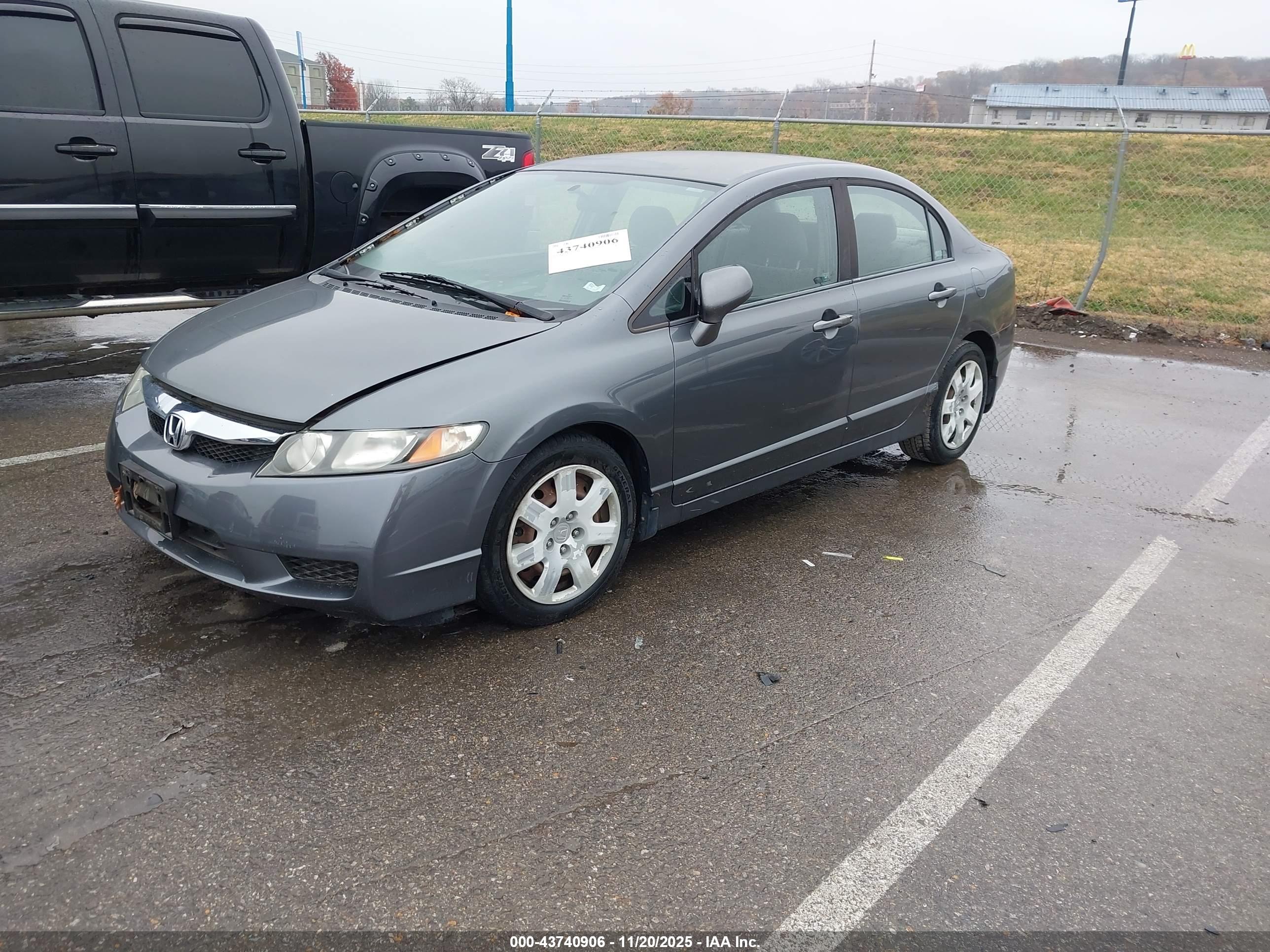 HONDA CIVIC image 2