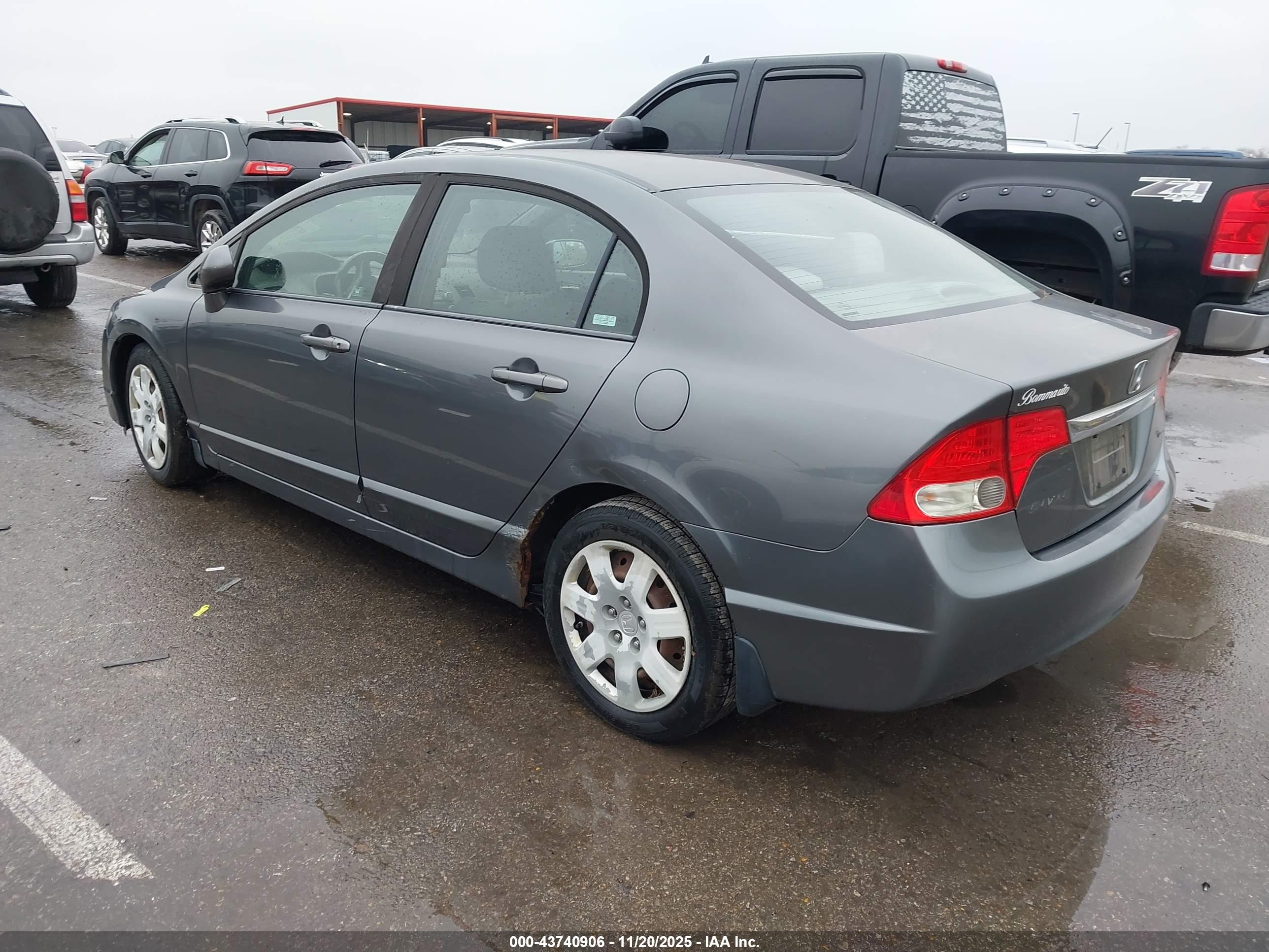HONDA CIVIC image 3