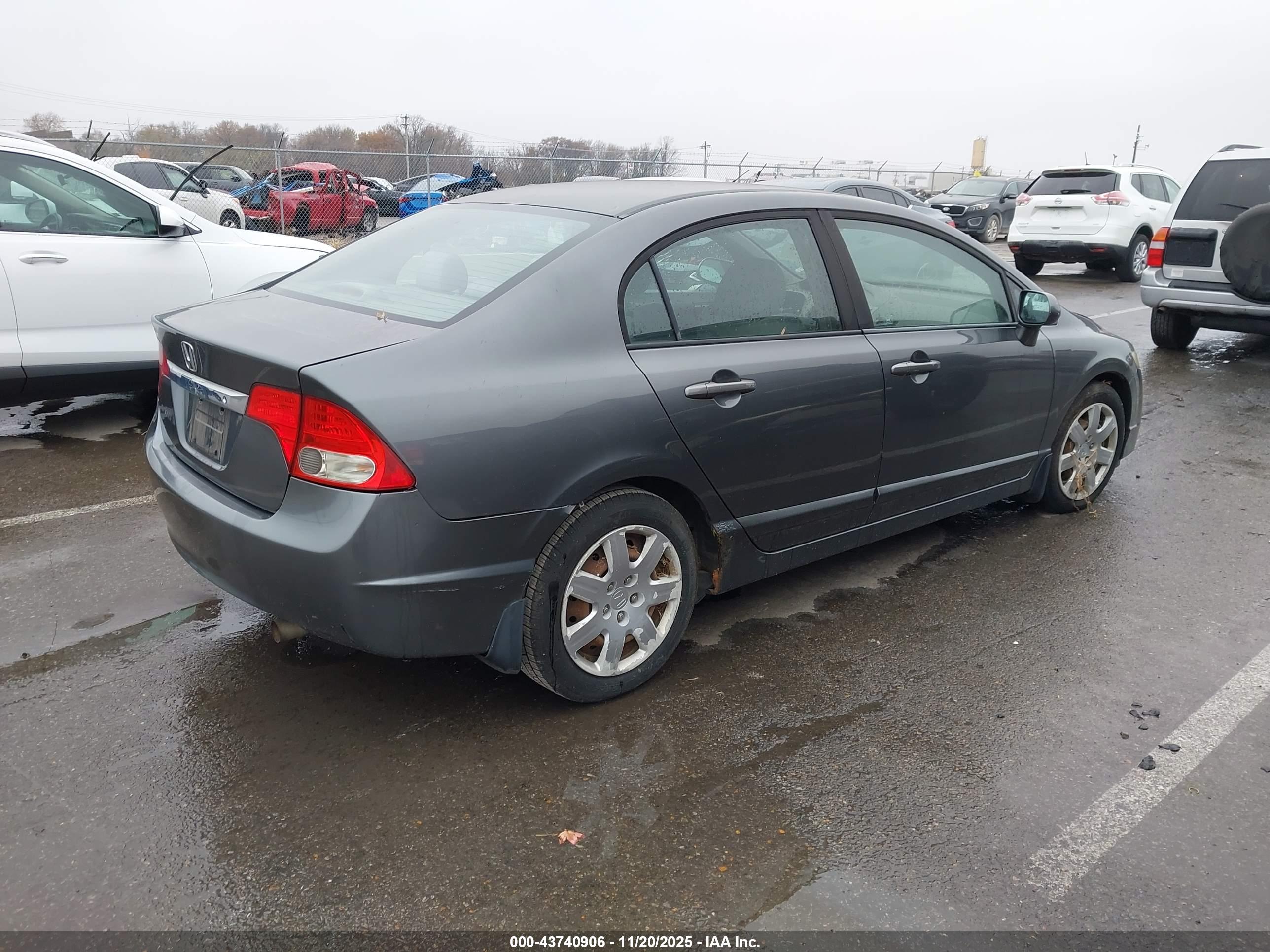 HONDA CIVIC image 4