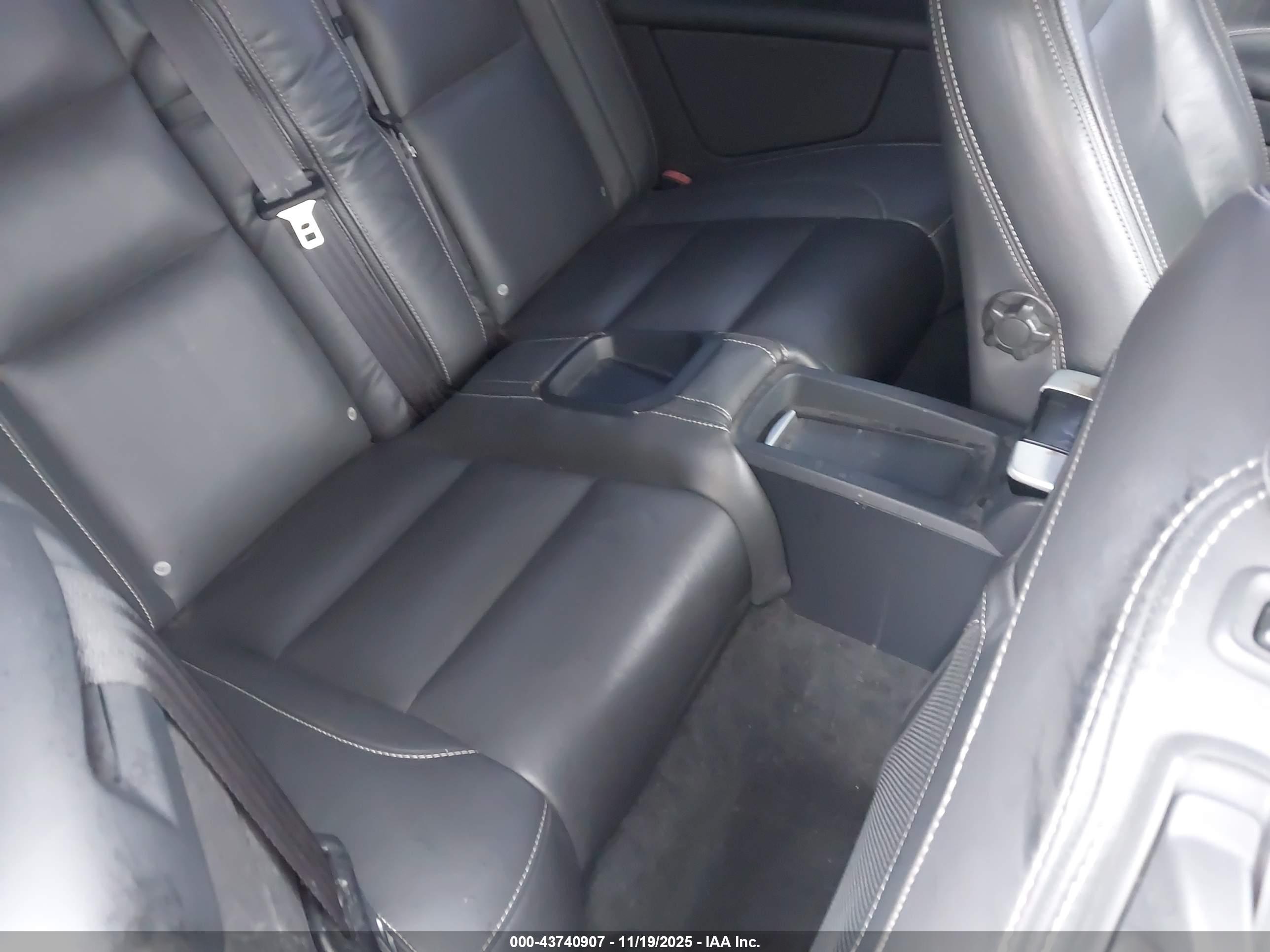 VOLVO C70 image 8