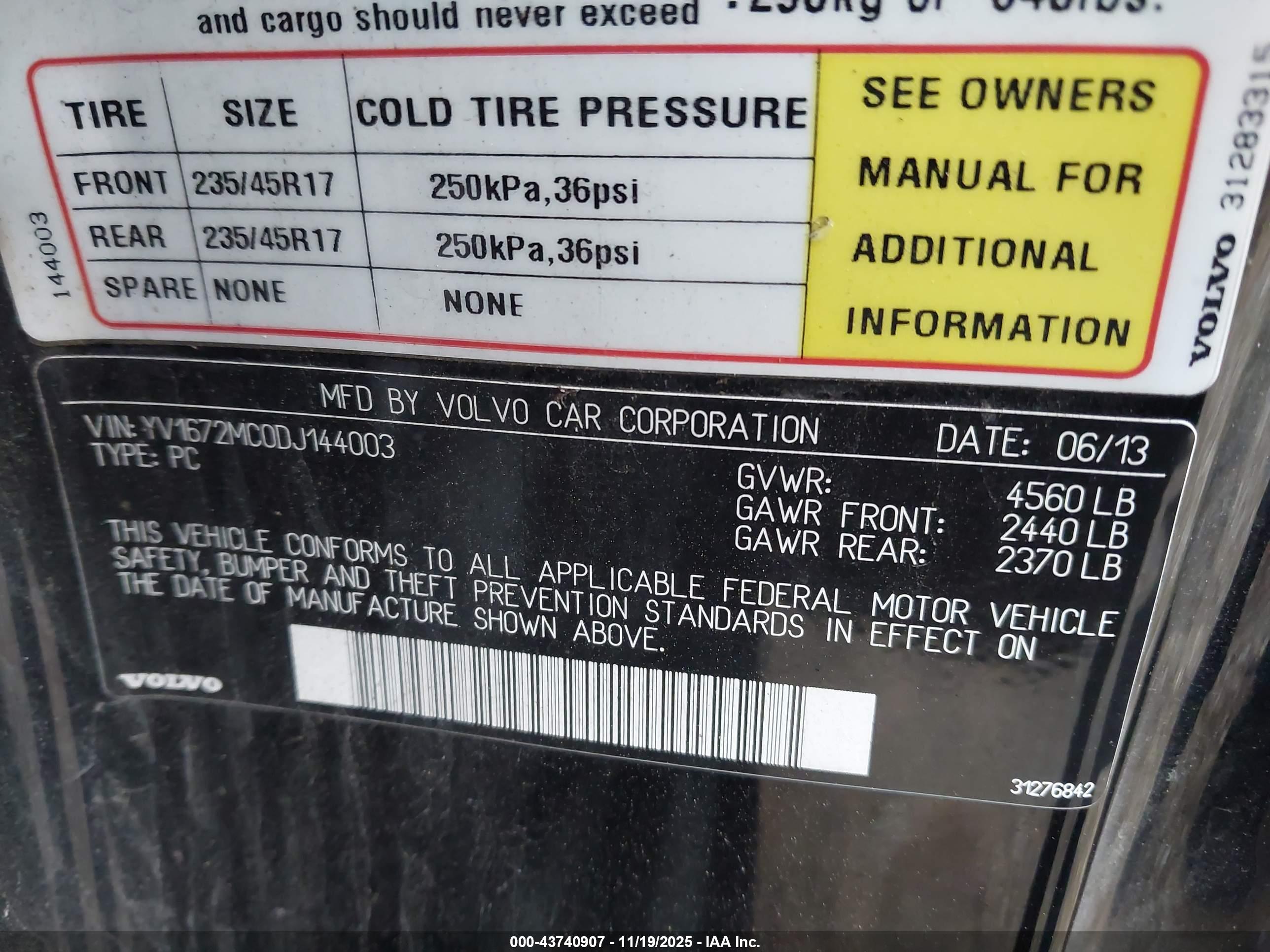 VOLVO C70 image 9