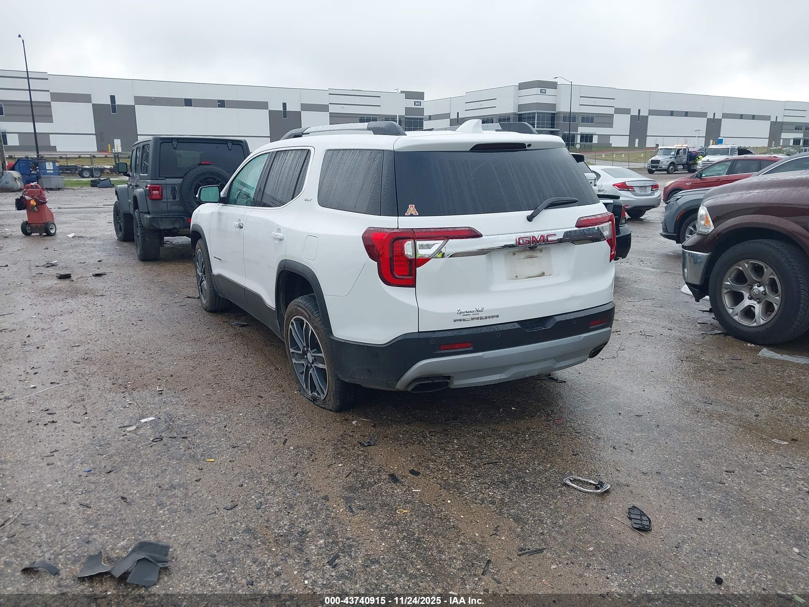 GMC ACADIA image 3
