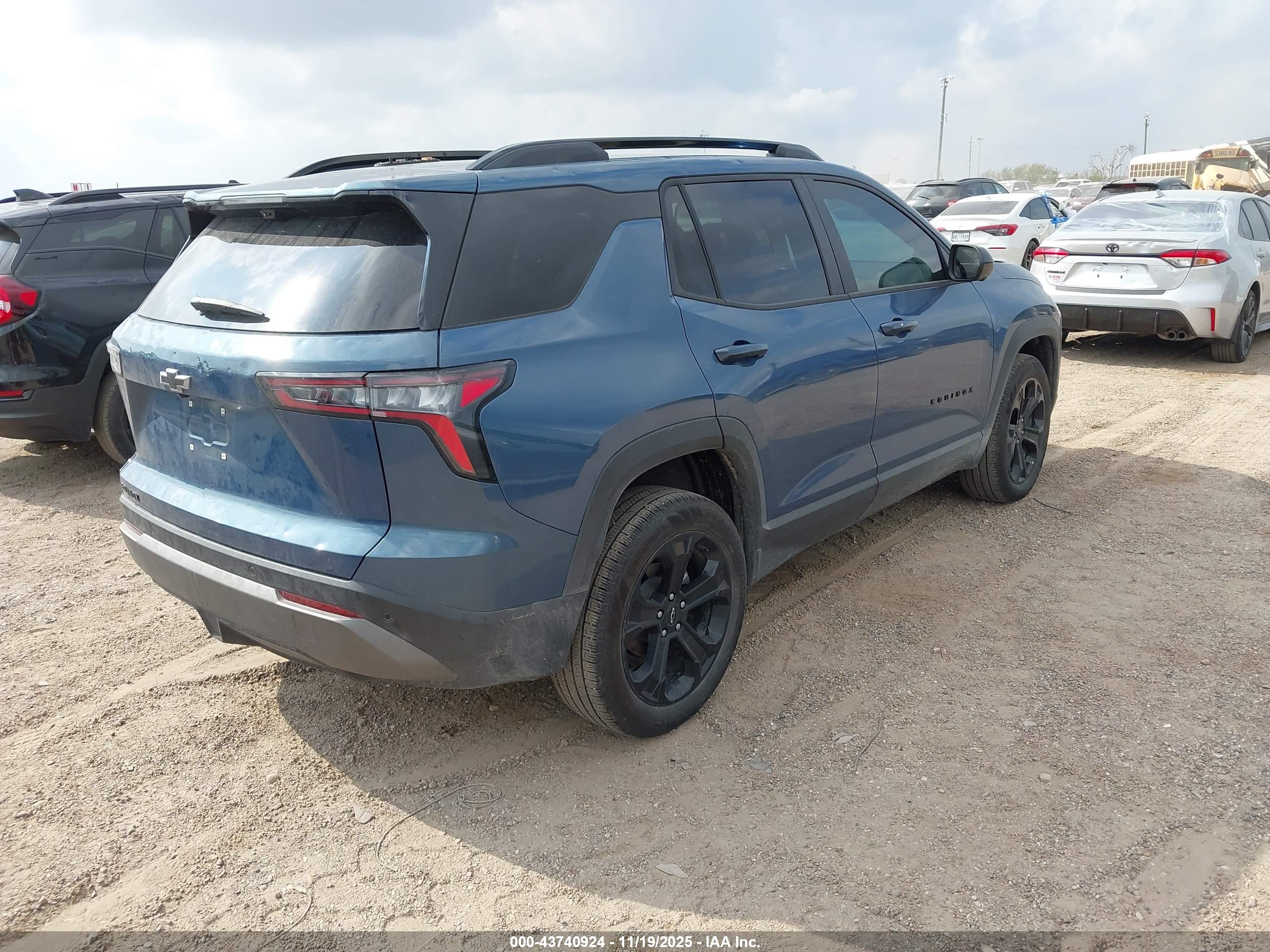 CHEVROLET EQUINOX image 4