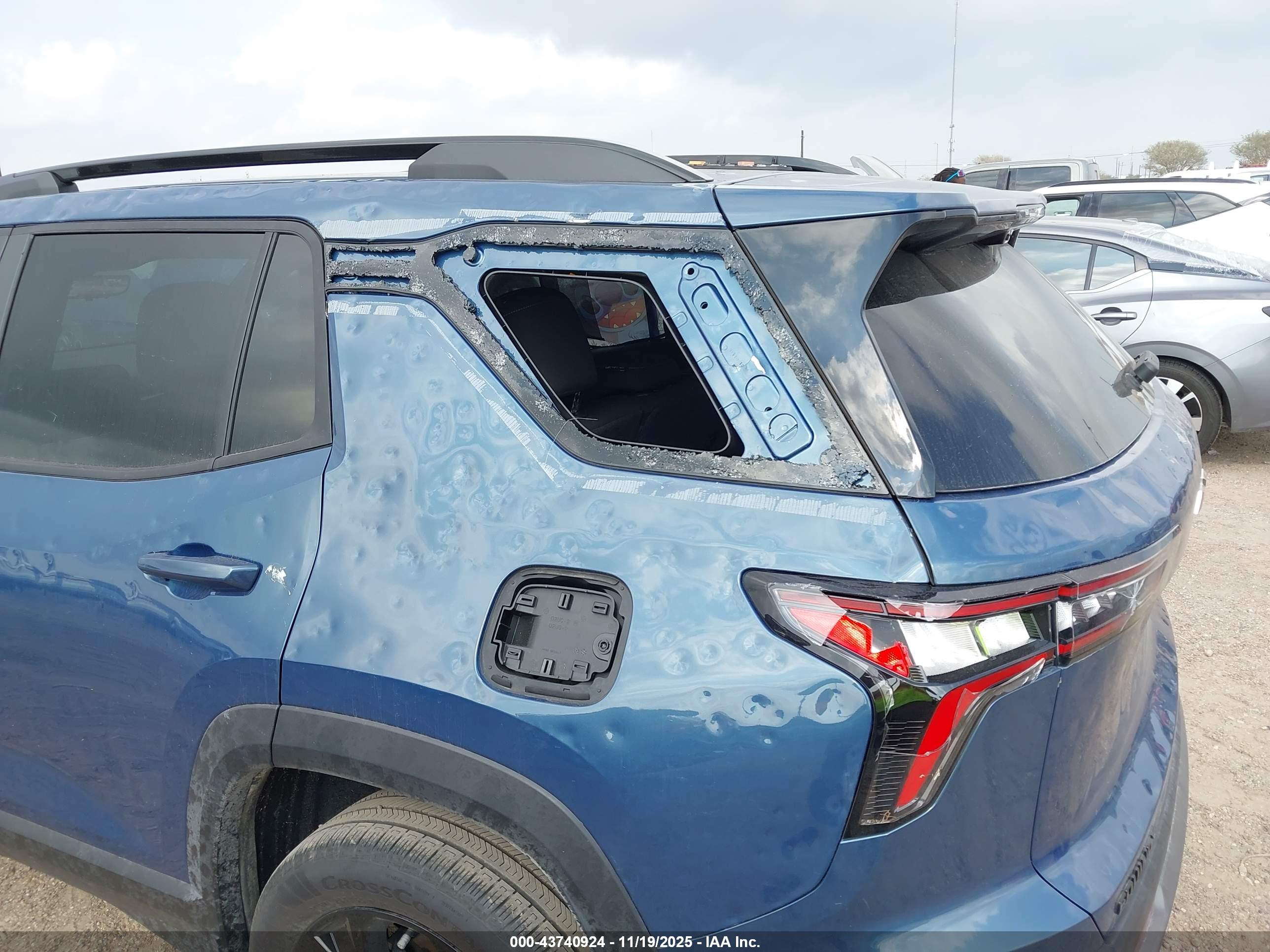 CHEVROLET EQUINOX image 6