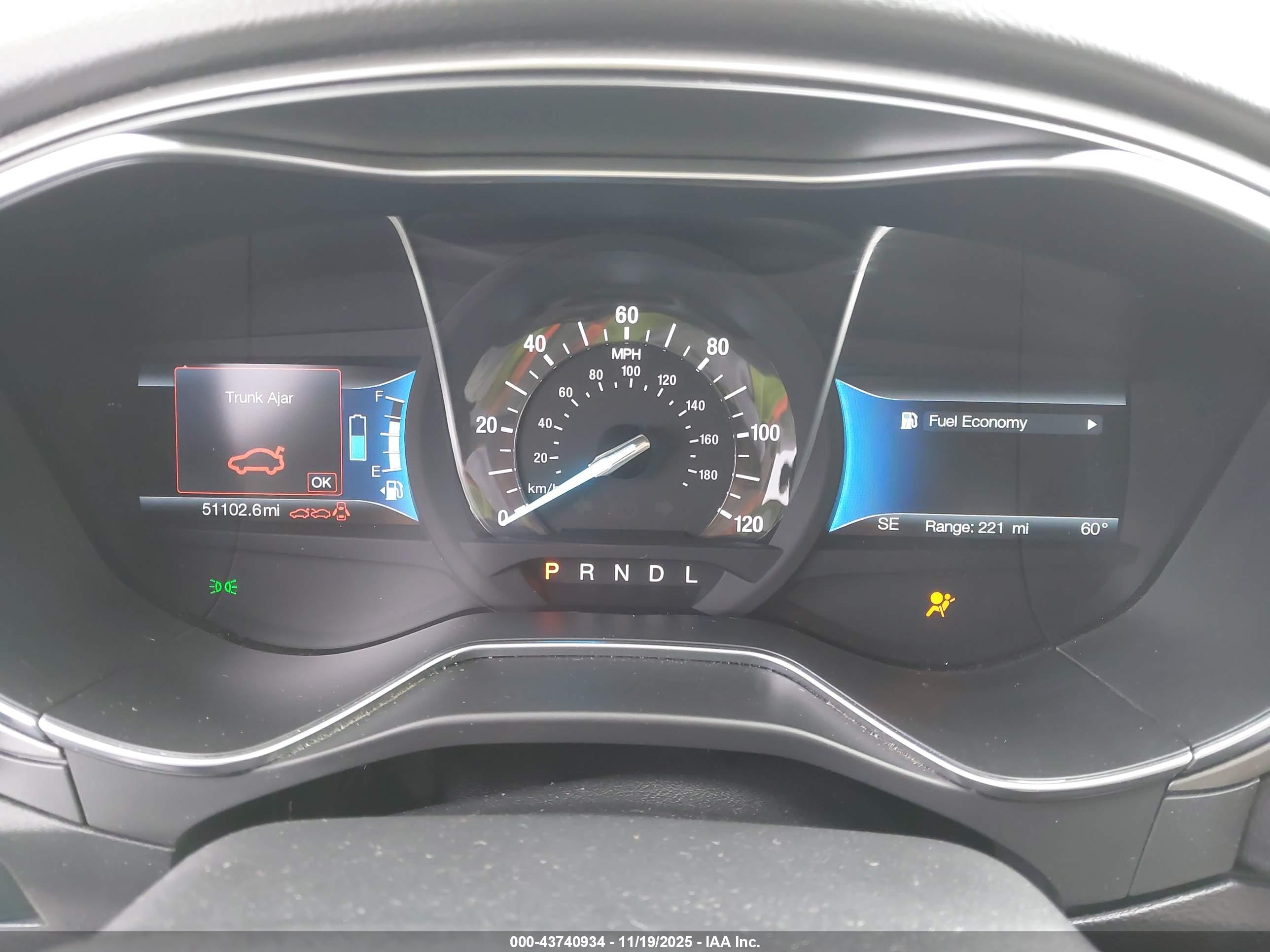 FORD FUSION image 7