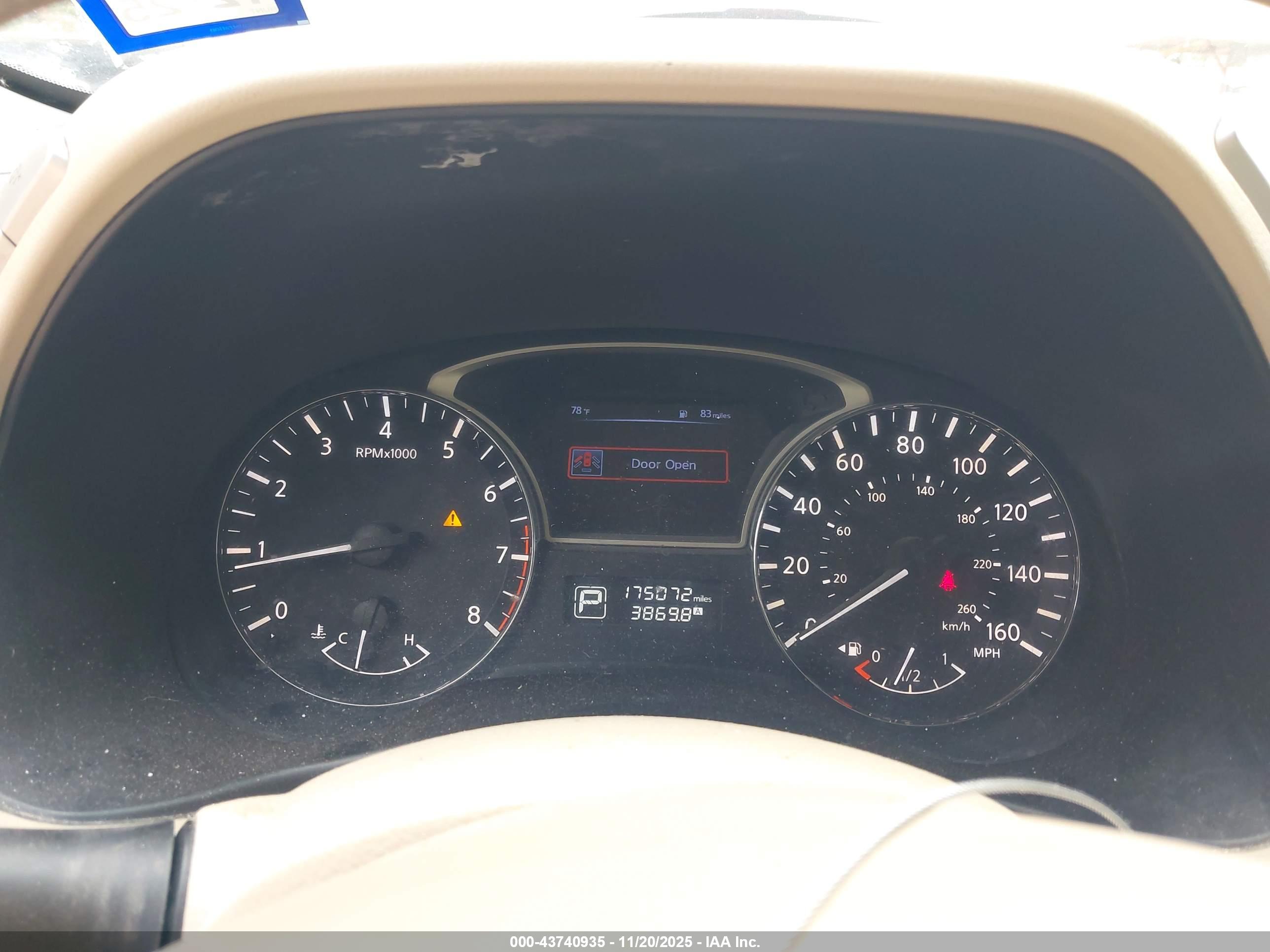 NISSAN PATHFINDER image 7