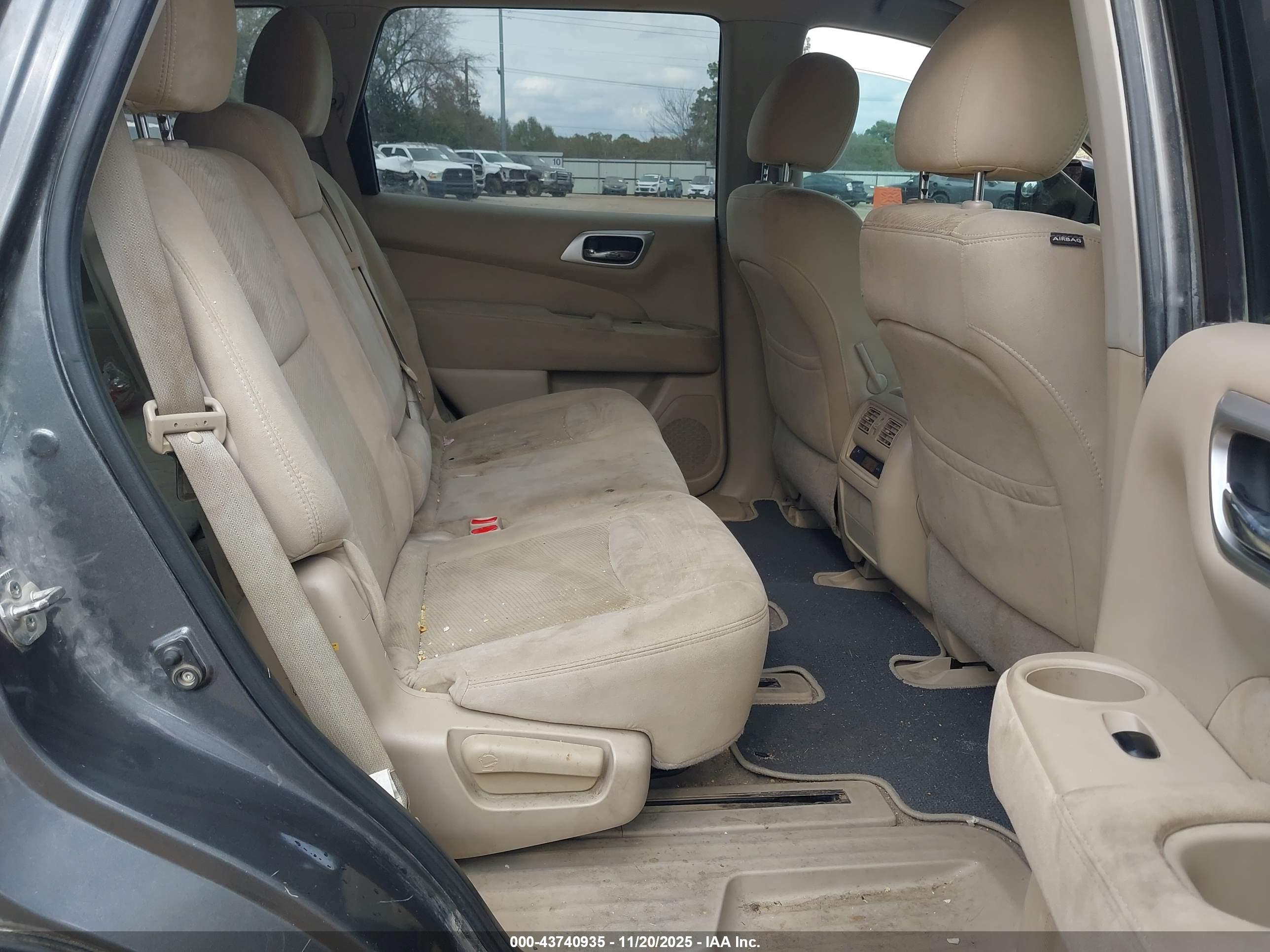 NISSAN PATHFINDER image 8