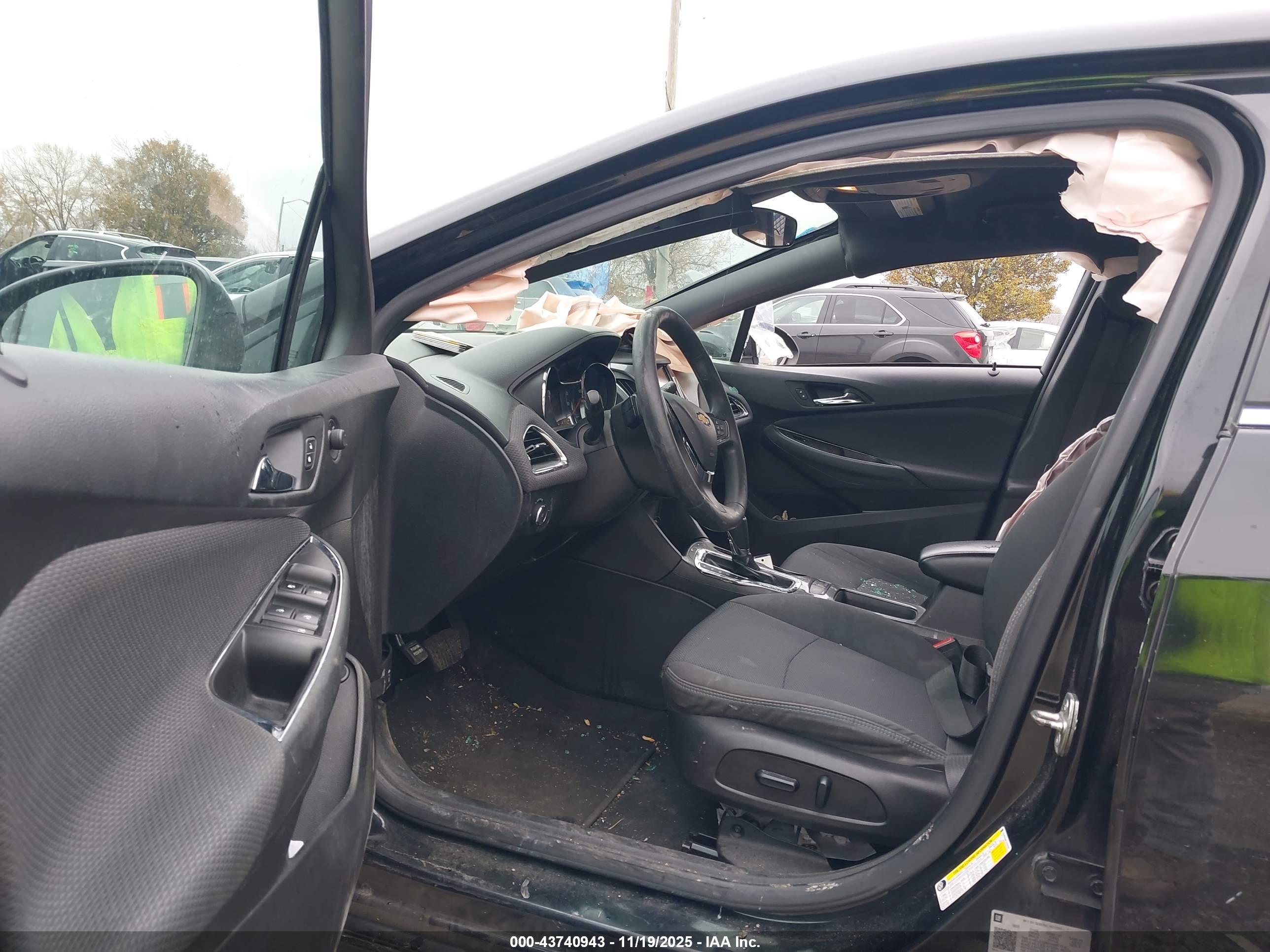 CHEVROLET CRUZE image 5